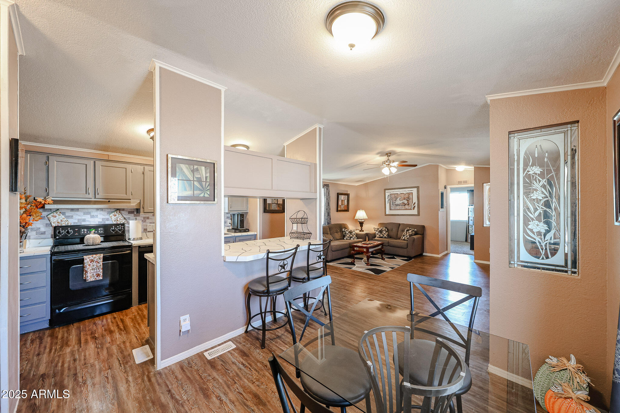 CAREFREE MANOR - Residential