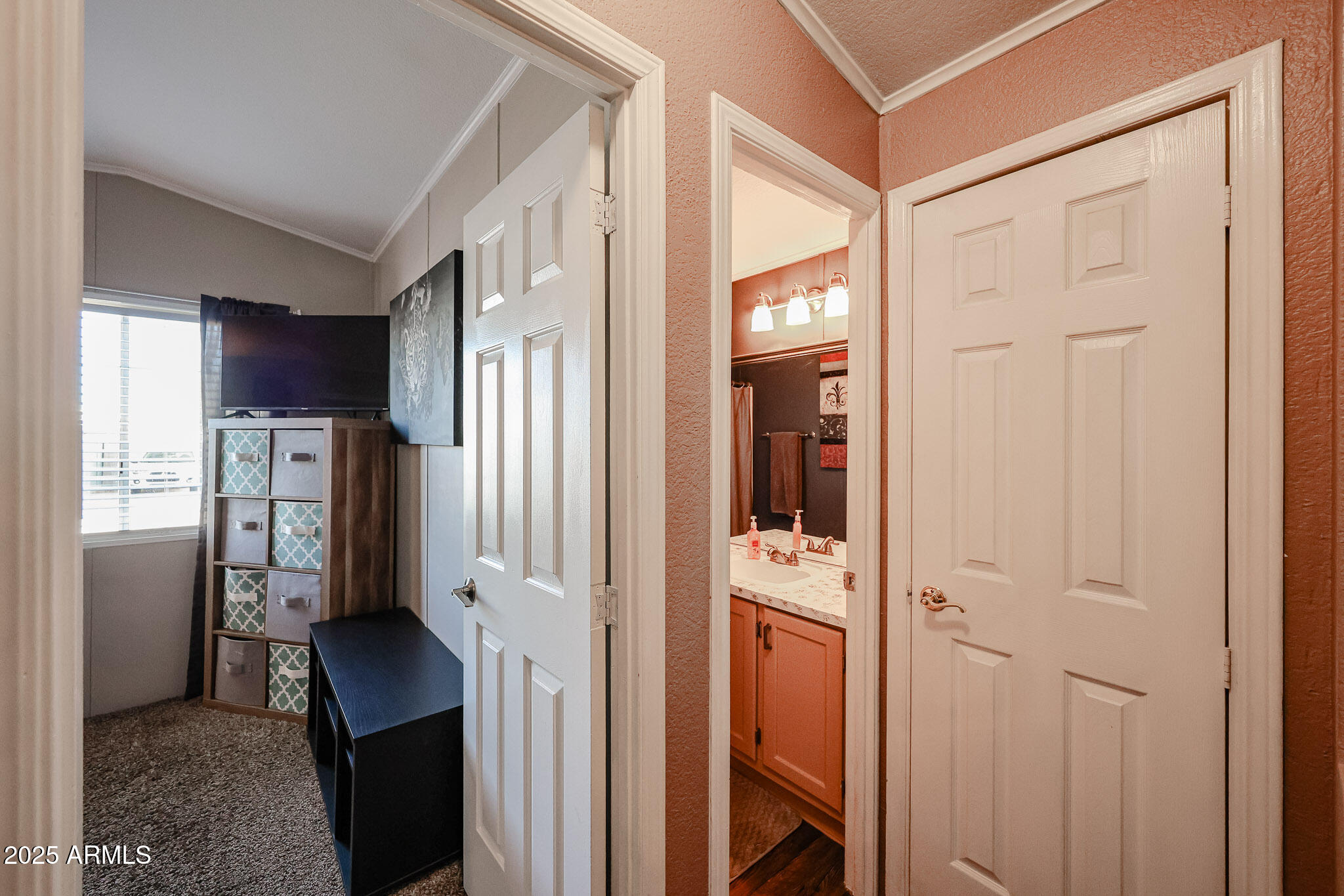 CAREFREE MANOR - Residential