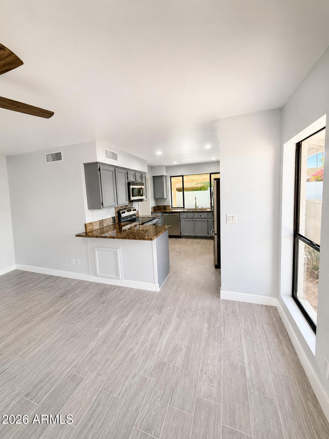 COUNTRY TRACE - Residential Lease