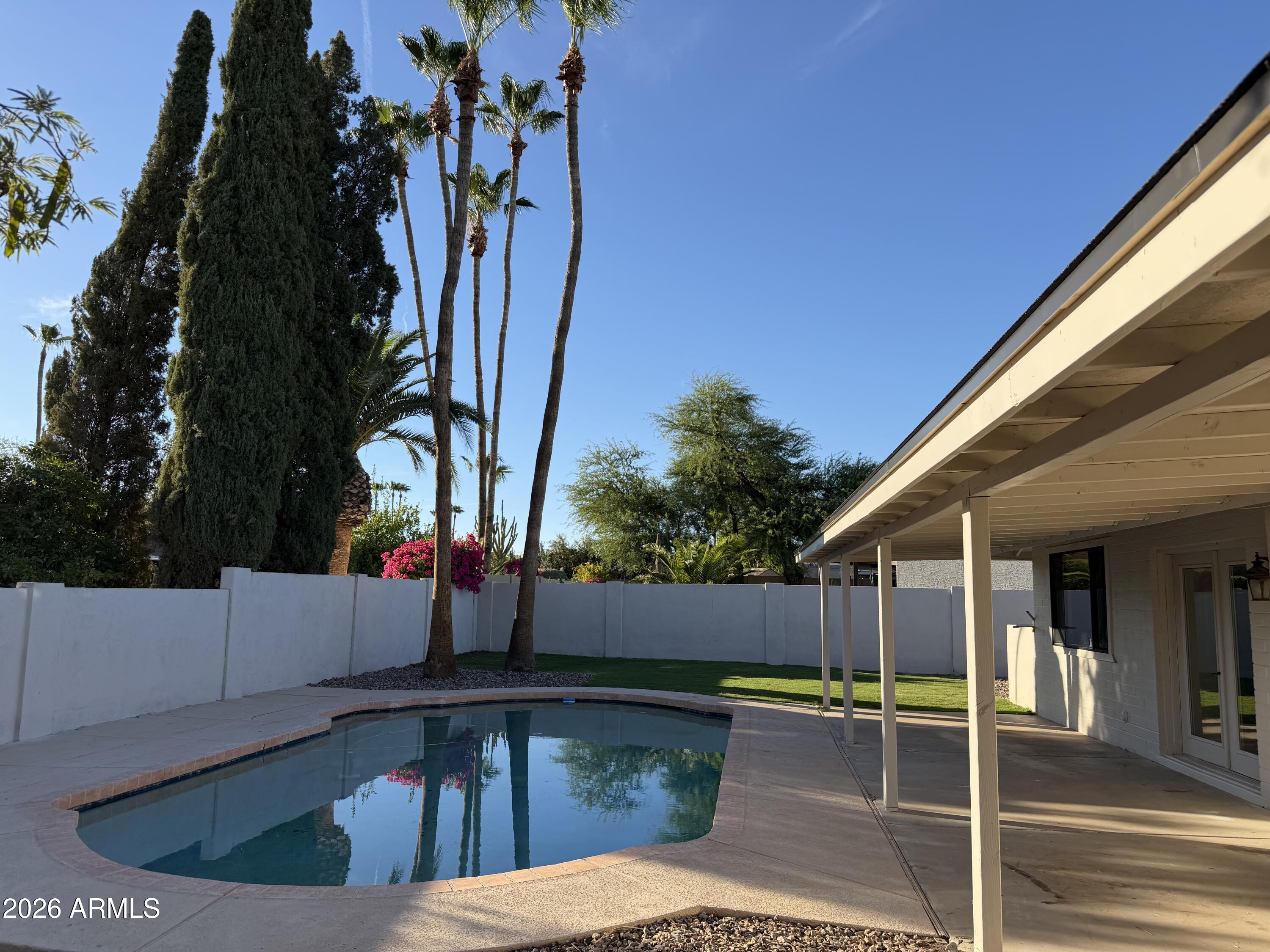 COUNTRY TRACE - Residential Lease