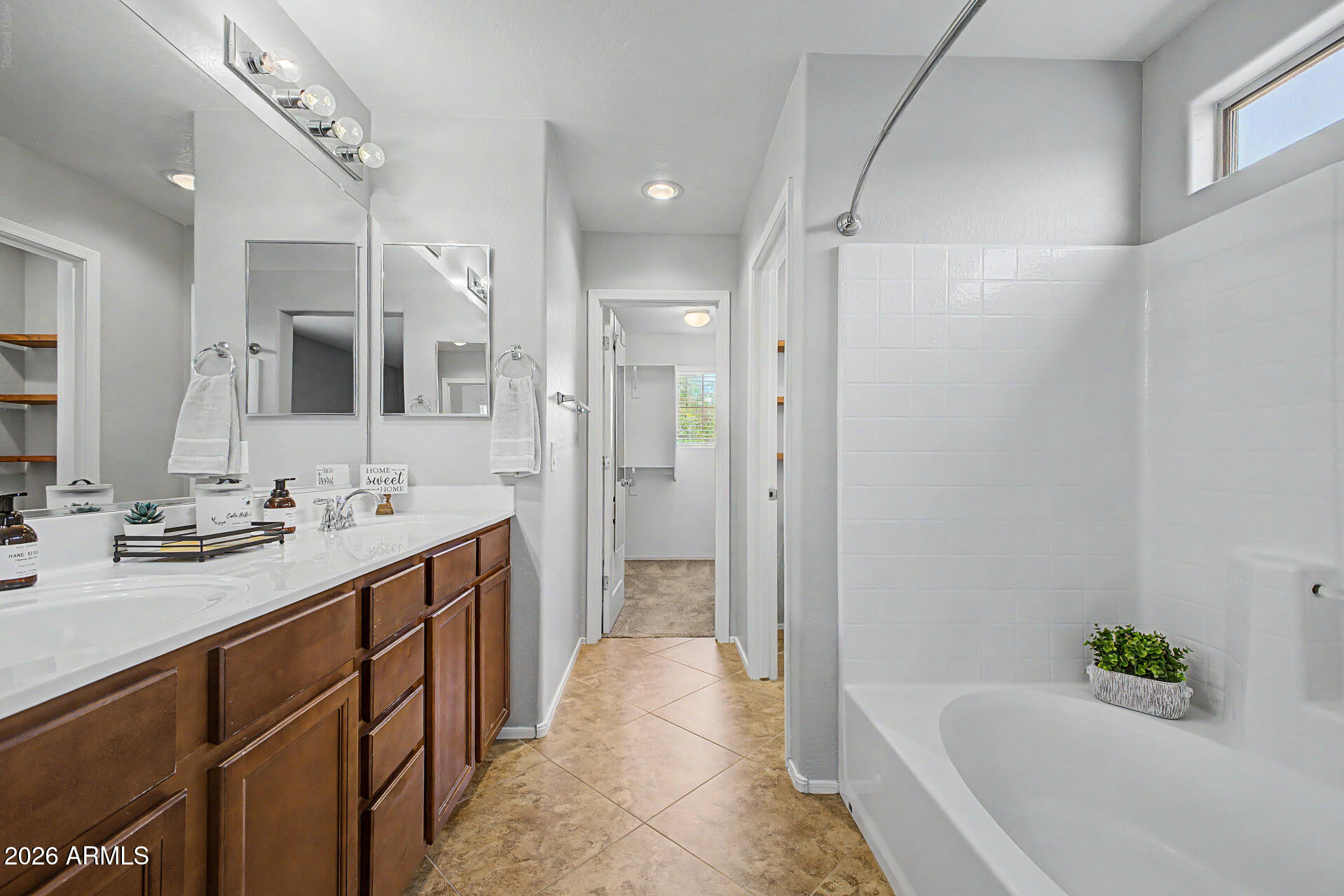 LYONS GATE PHASE 9 - Residential