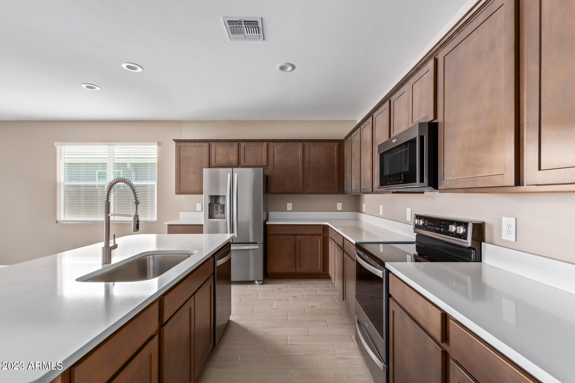 MAGNOLIA CIRCLE CROSS - UNIT 1 - Residential Lease