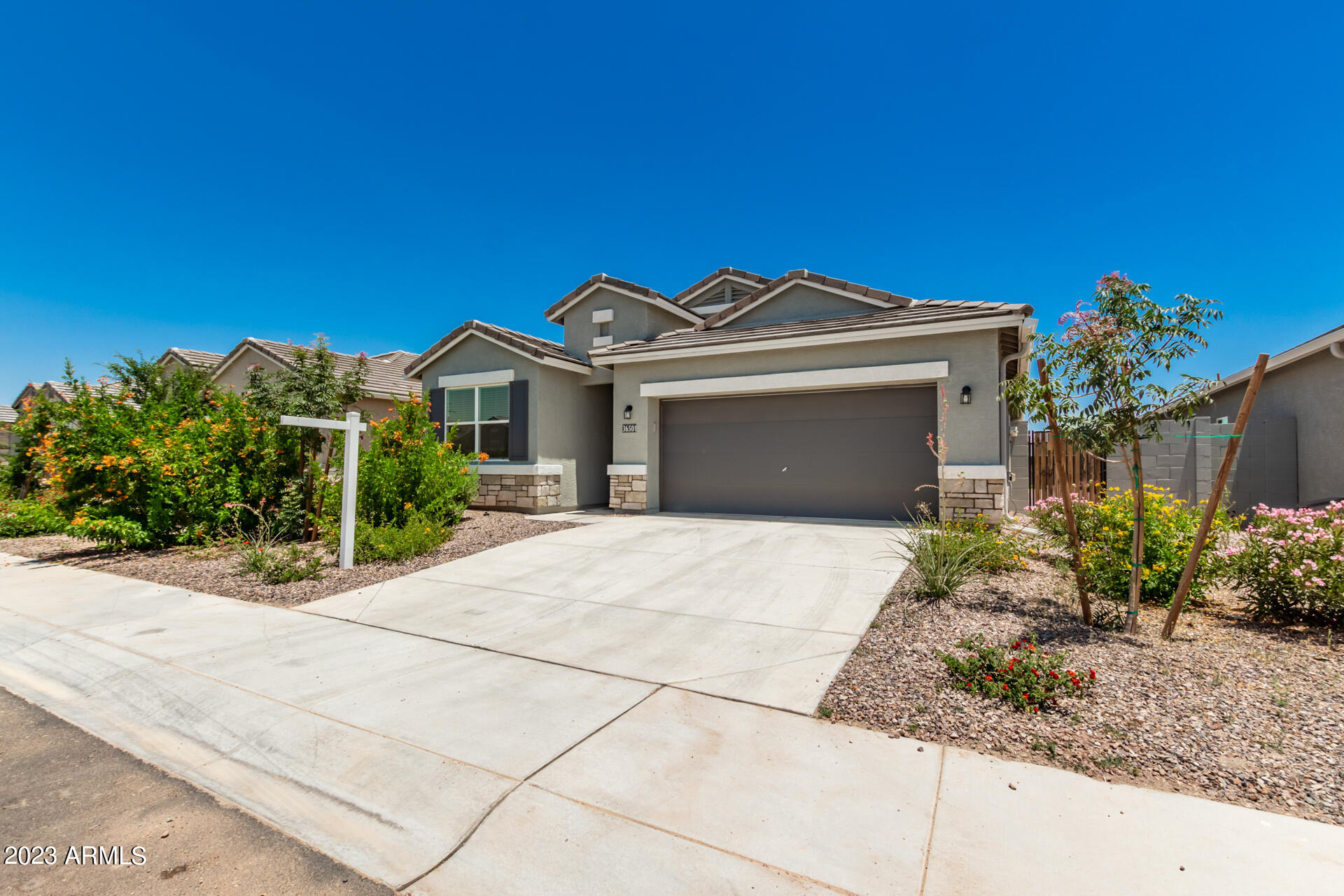 MAGNOLIA CIRCLE CROSS - UNIT 1 - Residential Lease