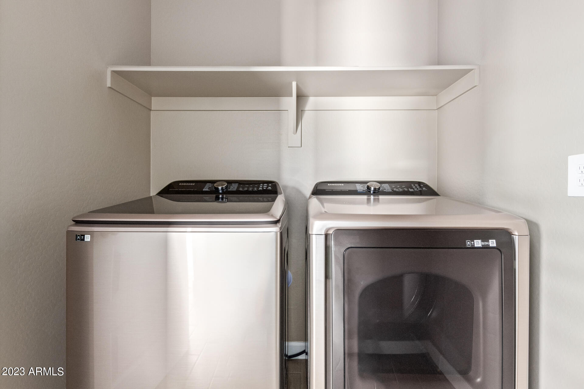 MAGNOLIA CIRCLE CROSS - UNIT 1 - Residential Lease