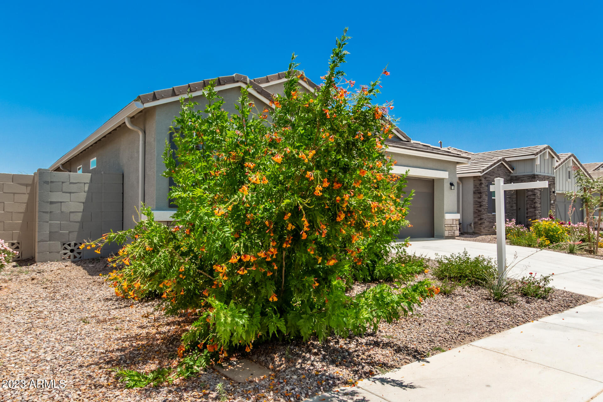 MAGNOLIA CIRCLE CROSS - UNIT 1 - Residential Lease
