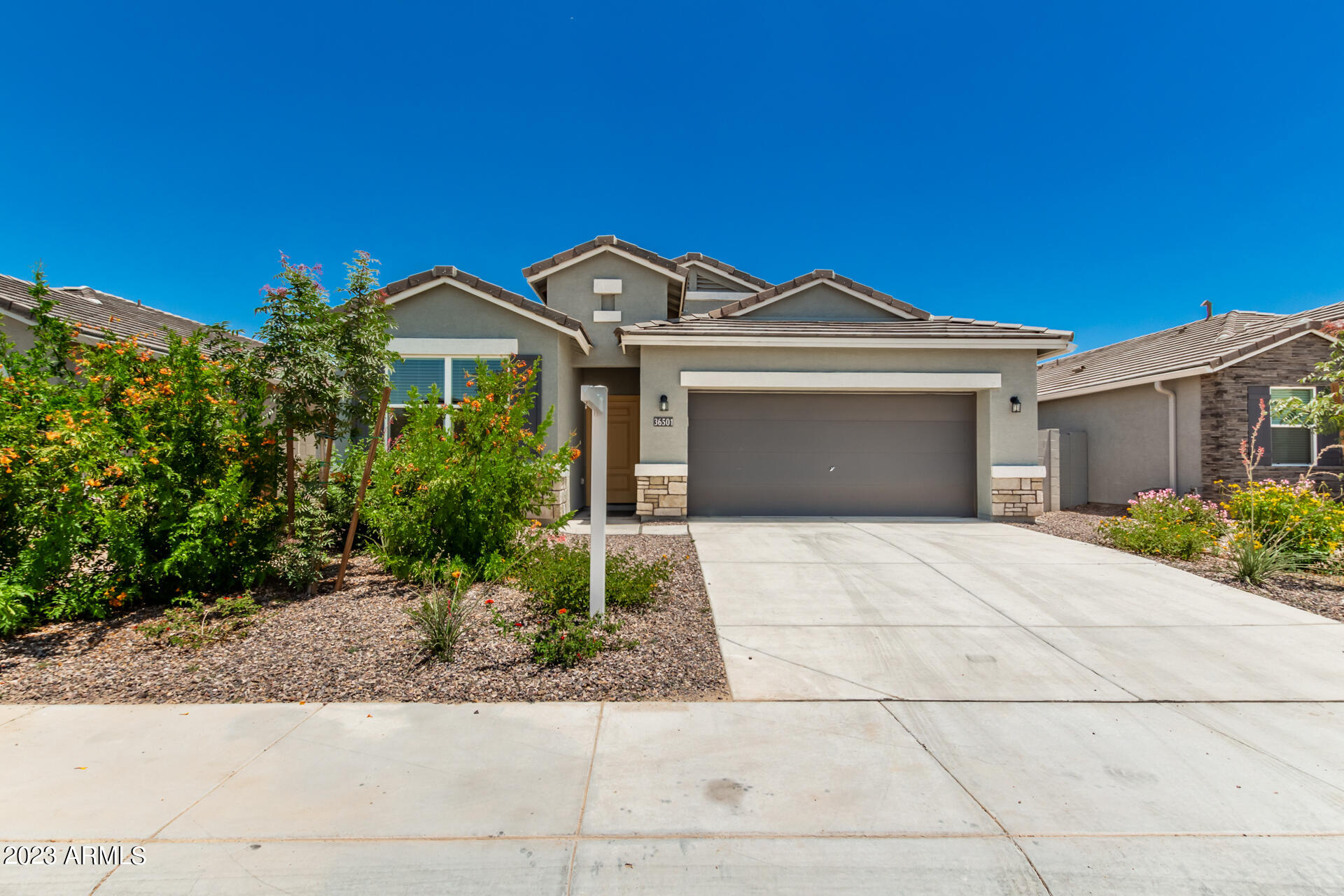 MAGNOLIA CIRCLE CROSS - UNIT 1 - Residential Lease