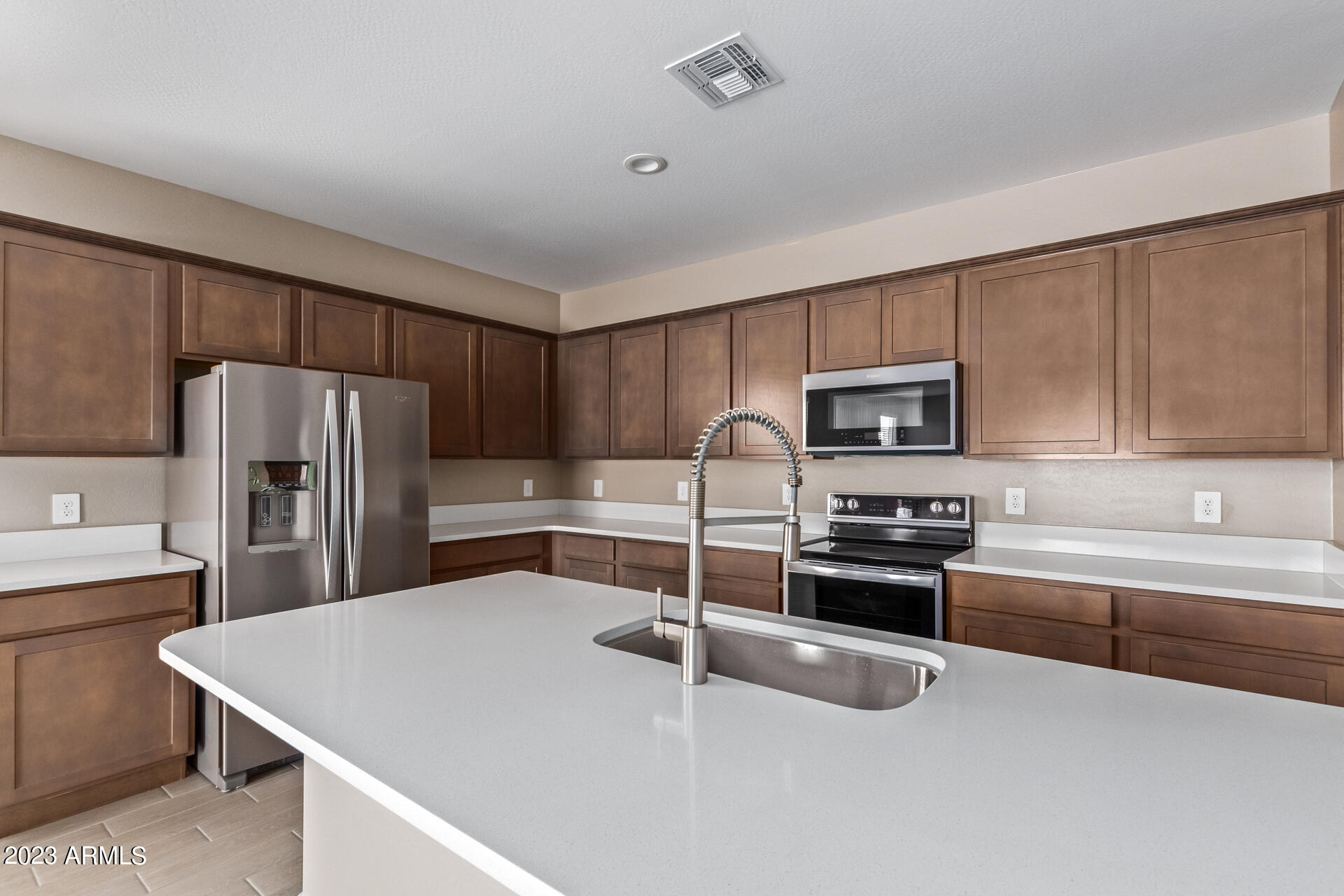 MAGNOLIA CIRCLE CROSS - UNIT 1 - Residential Lease
