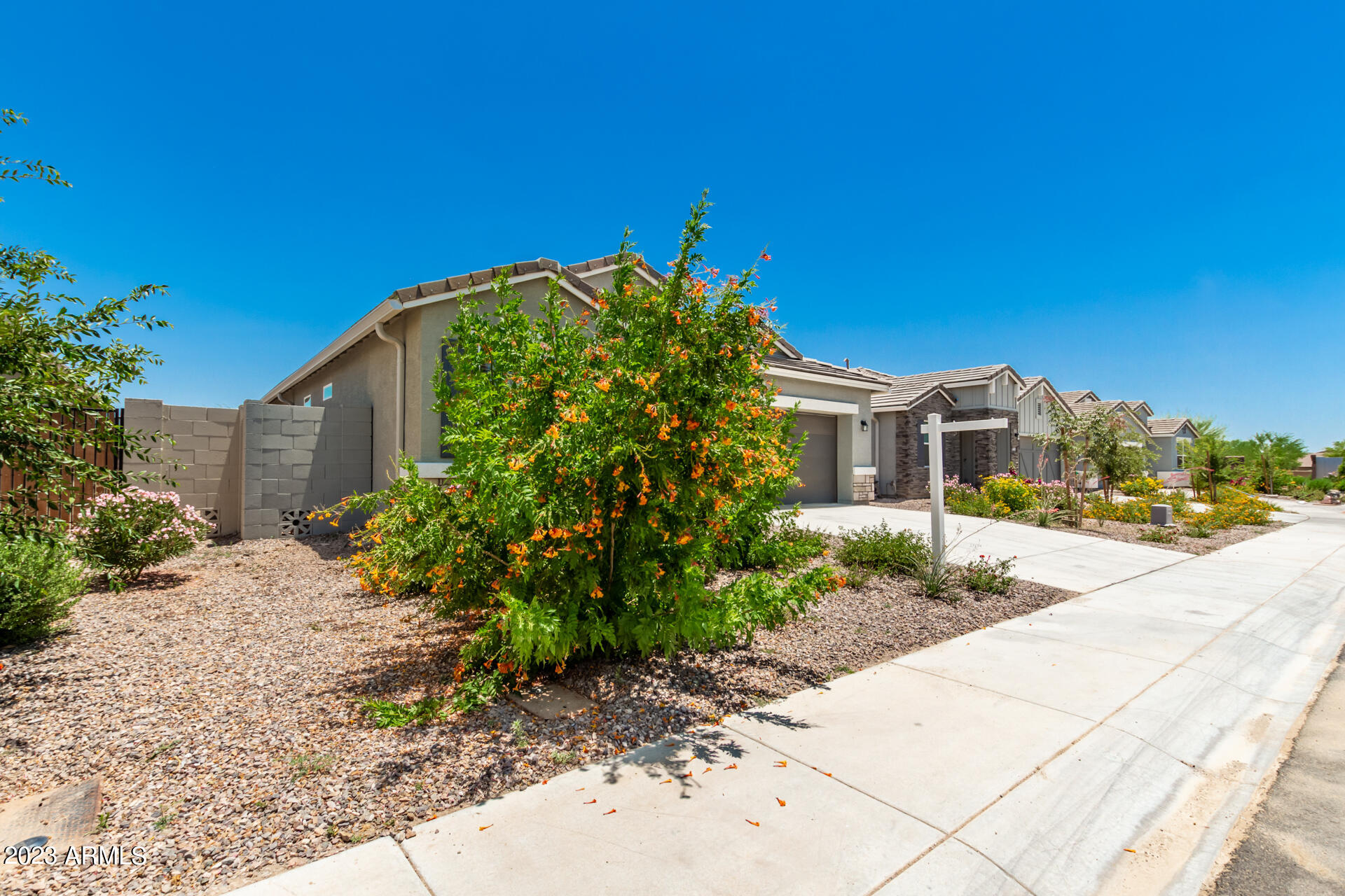 MAGNOLIA CIRCLE CROSS - UNIT 1 - Residential Lease