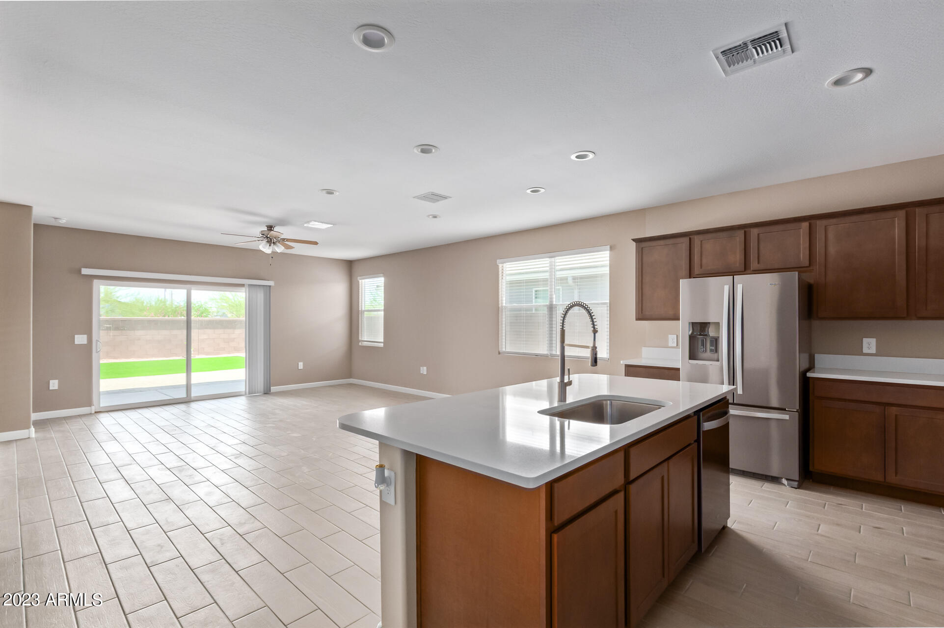 MAGNOLIA CIRCLE CROSS - UNIT 1 - Residential Lease