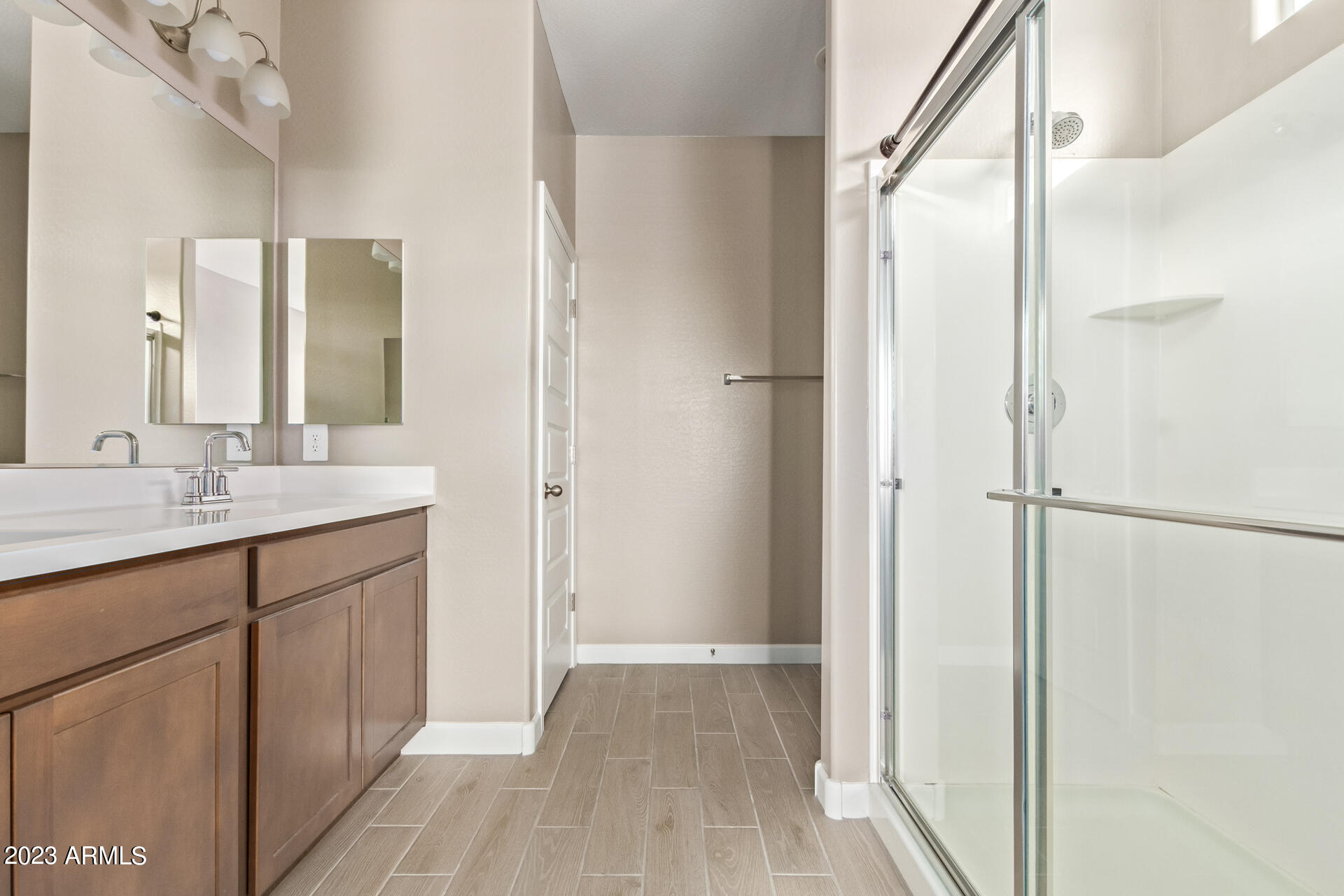 MAGNOLIA CIRCLE CROSS - UNIT 1 - Residential Lease