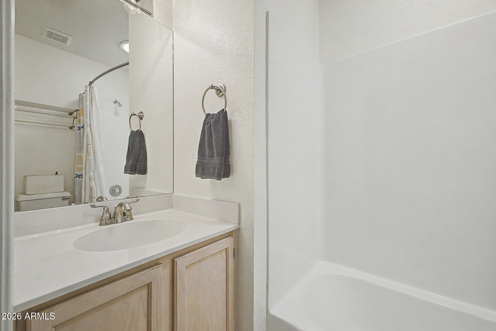 SUNBIRD UNIT SIX B - Residential