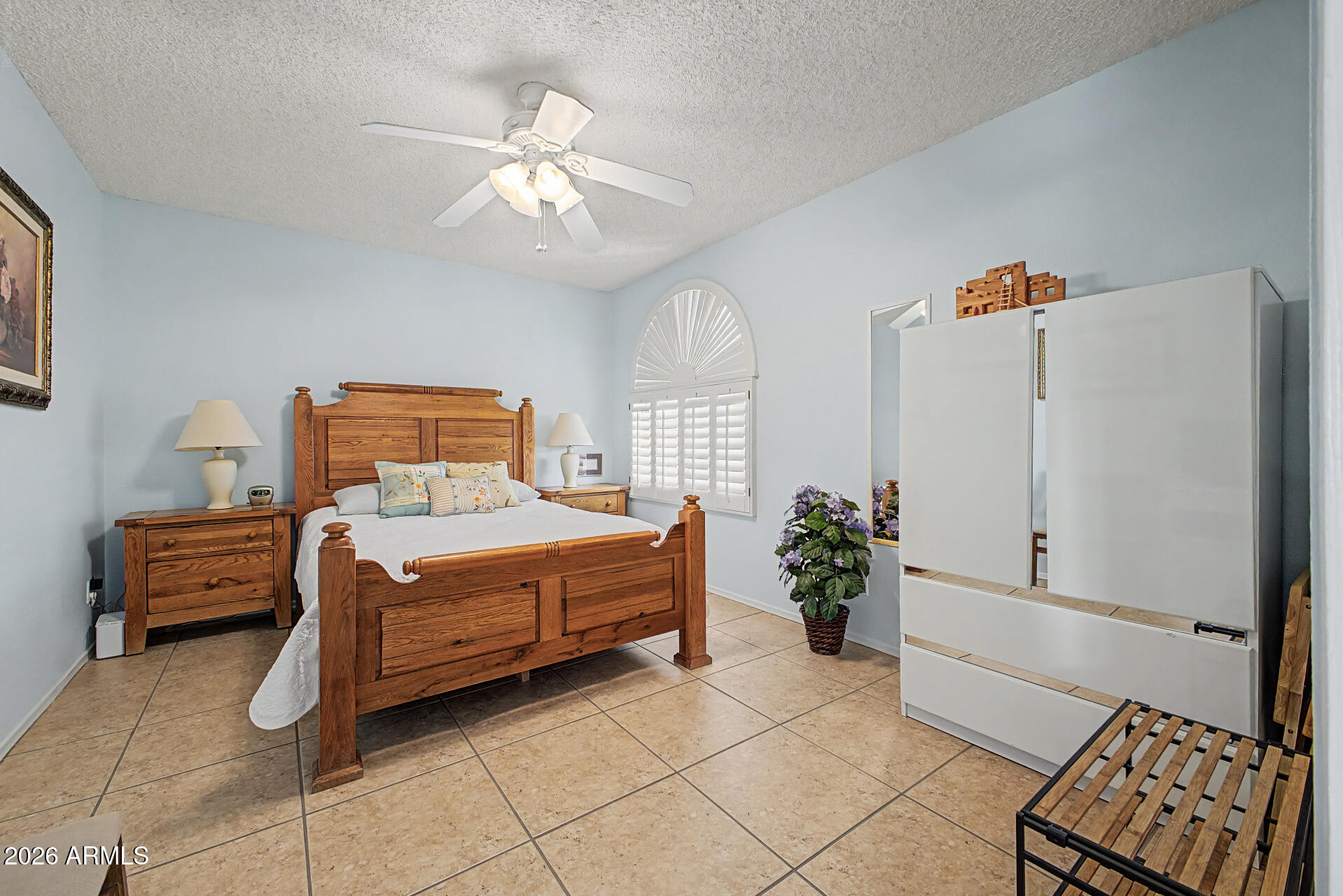 SUNBIRD UNIT SIX B - Residential