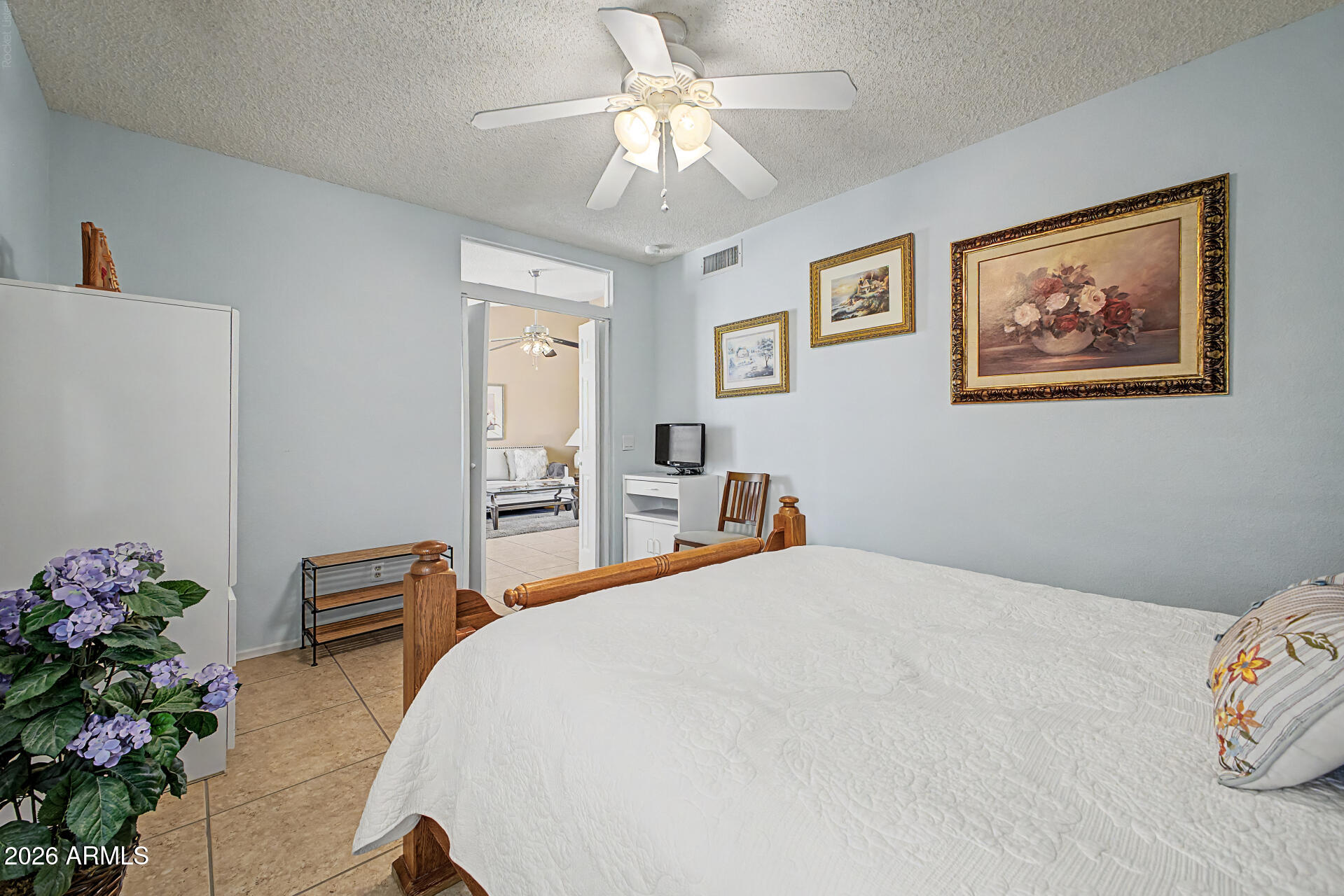 SUNBIRD UNIT SIX B - Residential