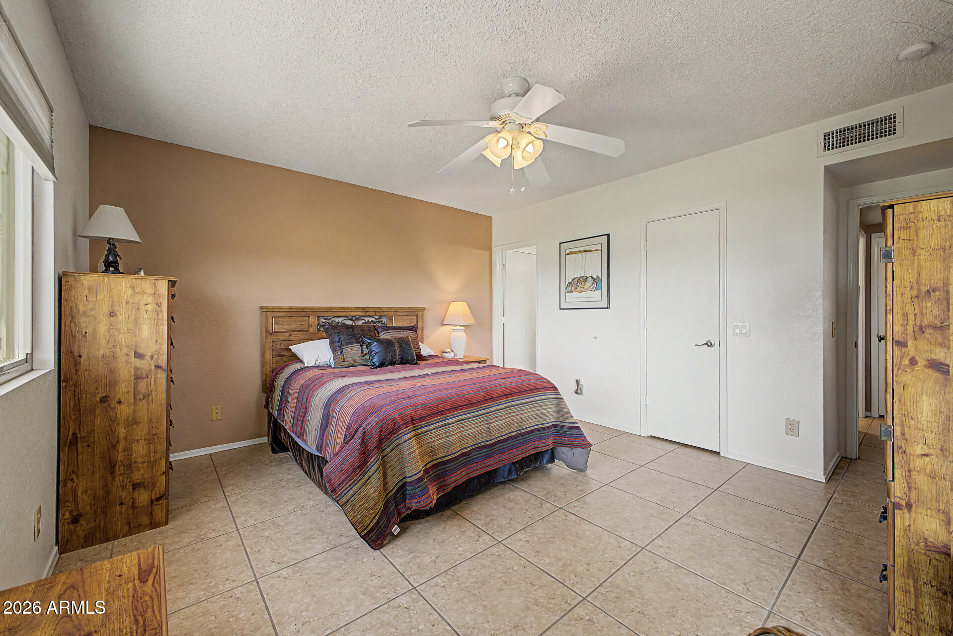 SUNBIRD UNIT SIX B - Residential