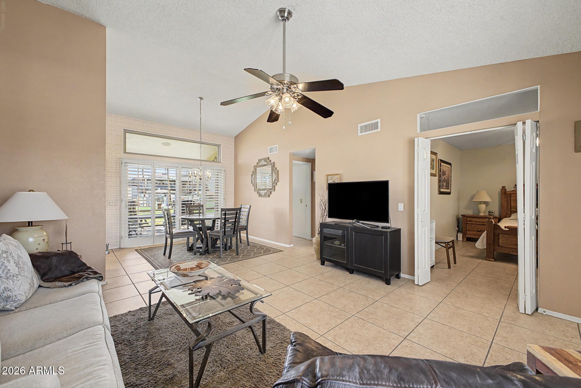 SUNBIRD UNIT SIX B - Residential