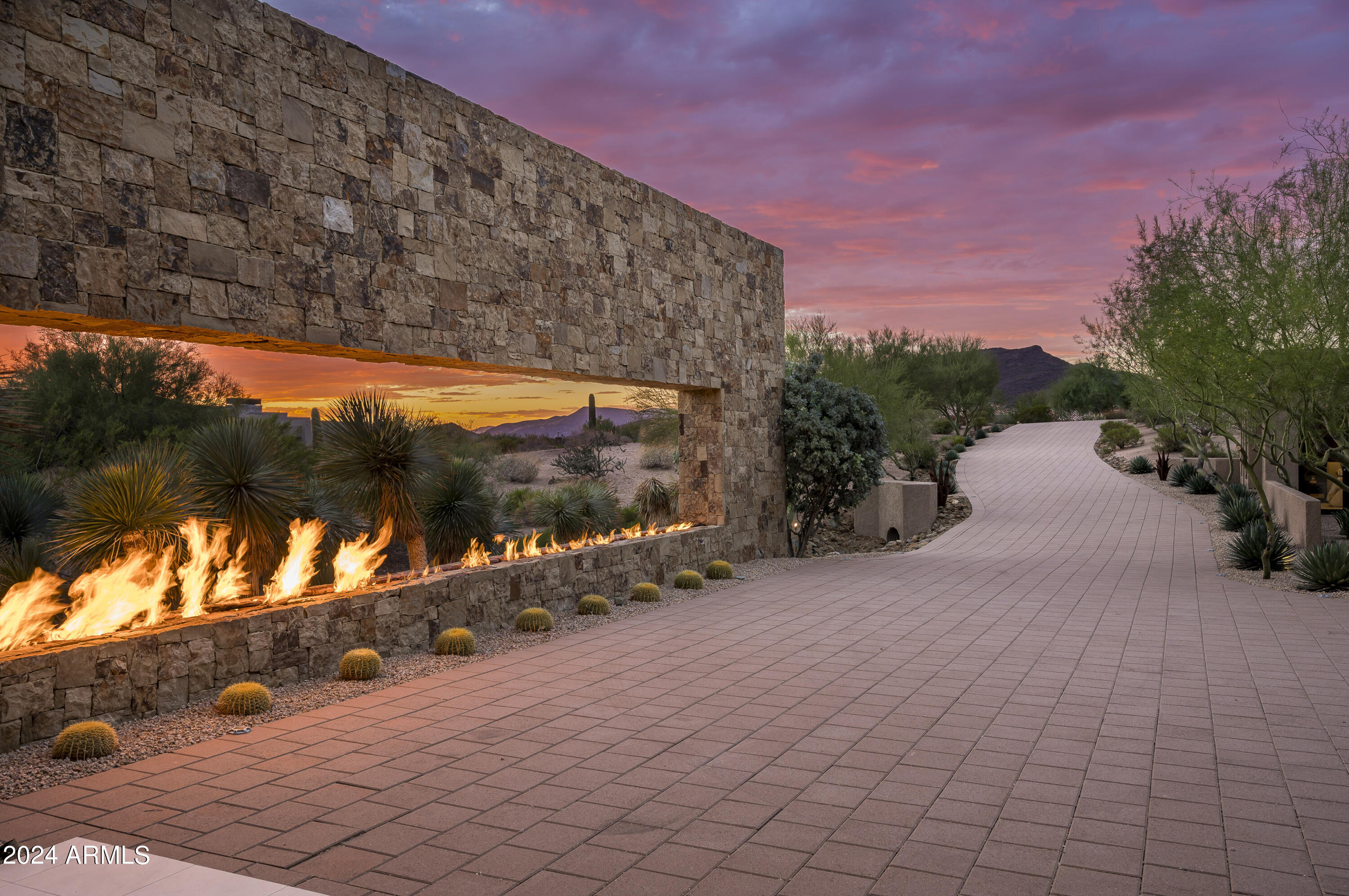 DESERT MOUNTAIN PHASE 1 UNIT 2 LOT 206-335 TR A - Residential