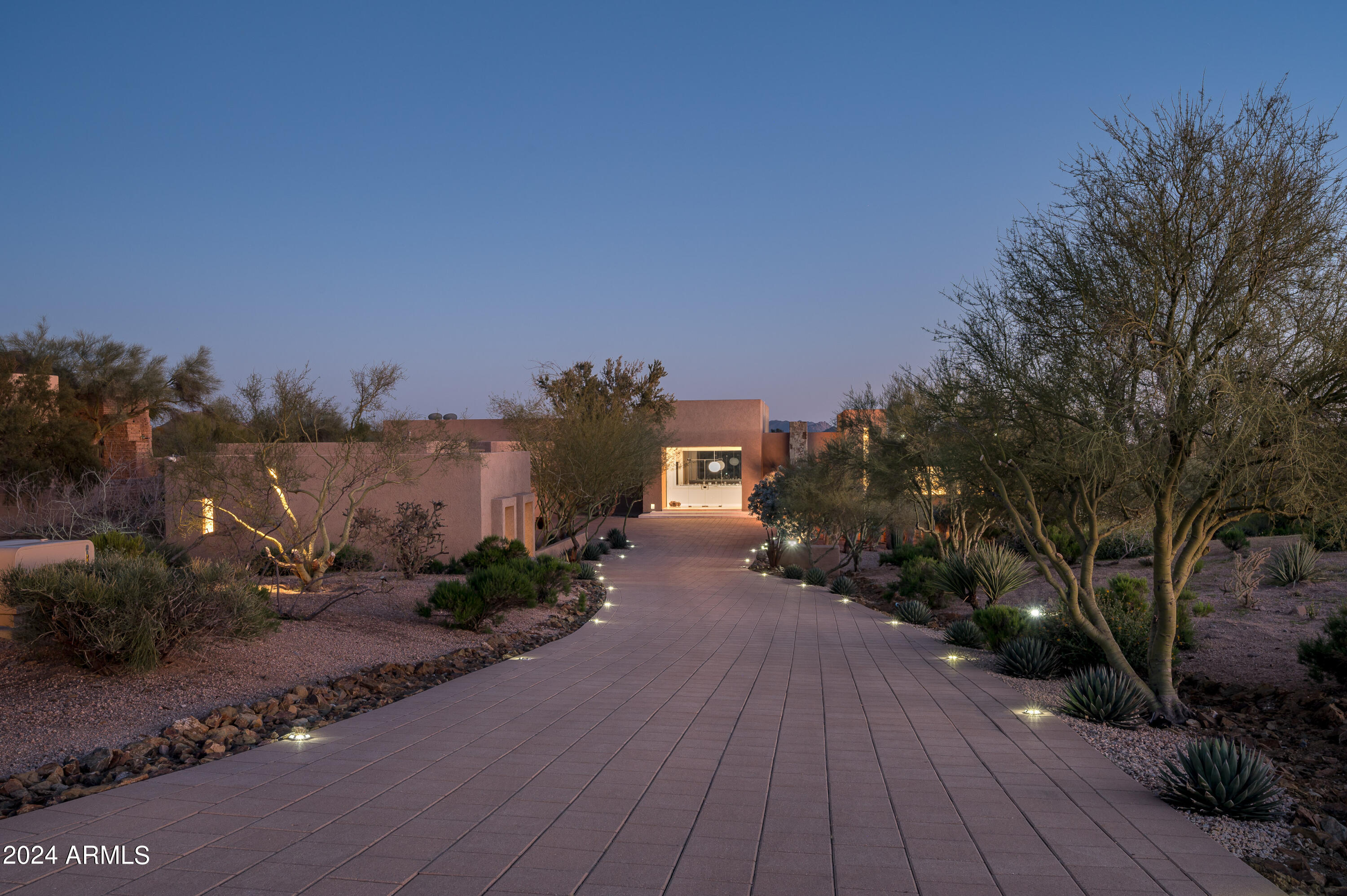DESERT MOUNTAIN PHASE 1 UNIT 2 LOT 206-335 TR A - Residential