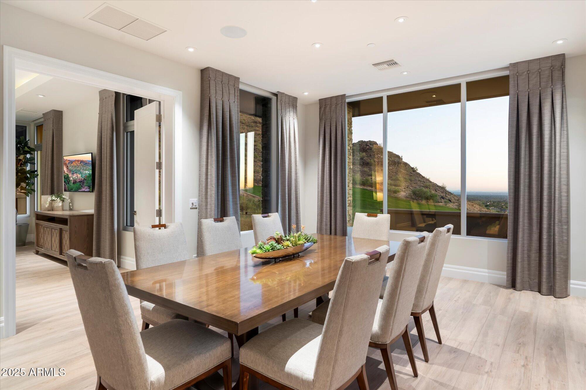 DC RANCH - Residential