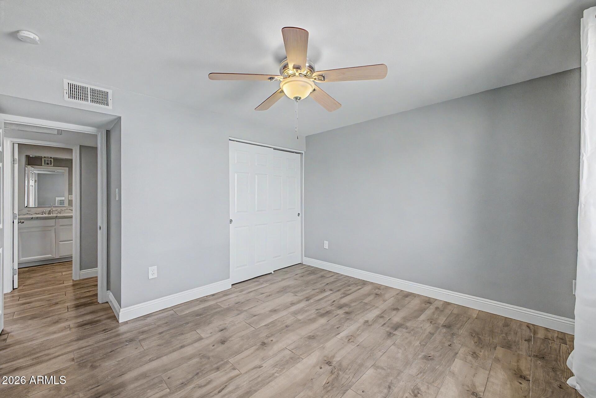 PARADISE VALLEY OASIS NO. 3 - Residential Lease