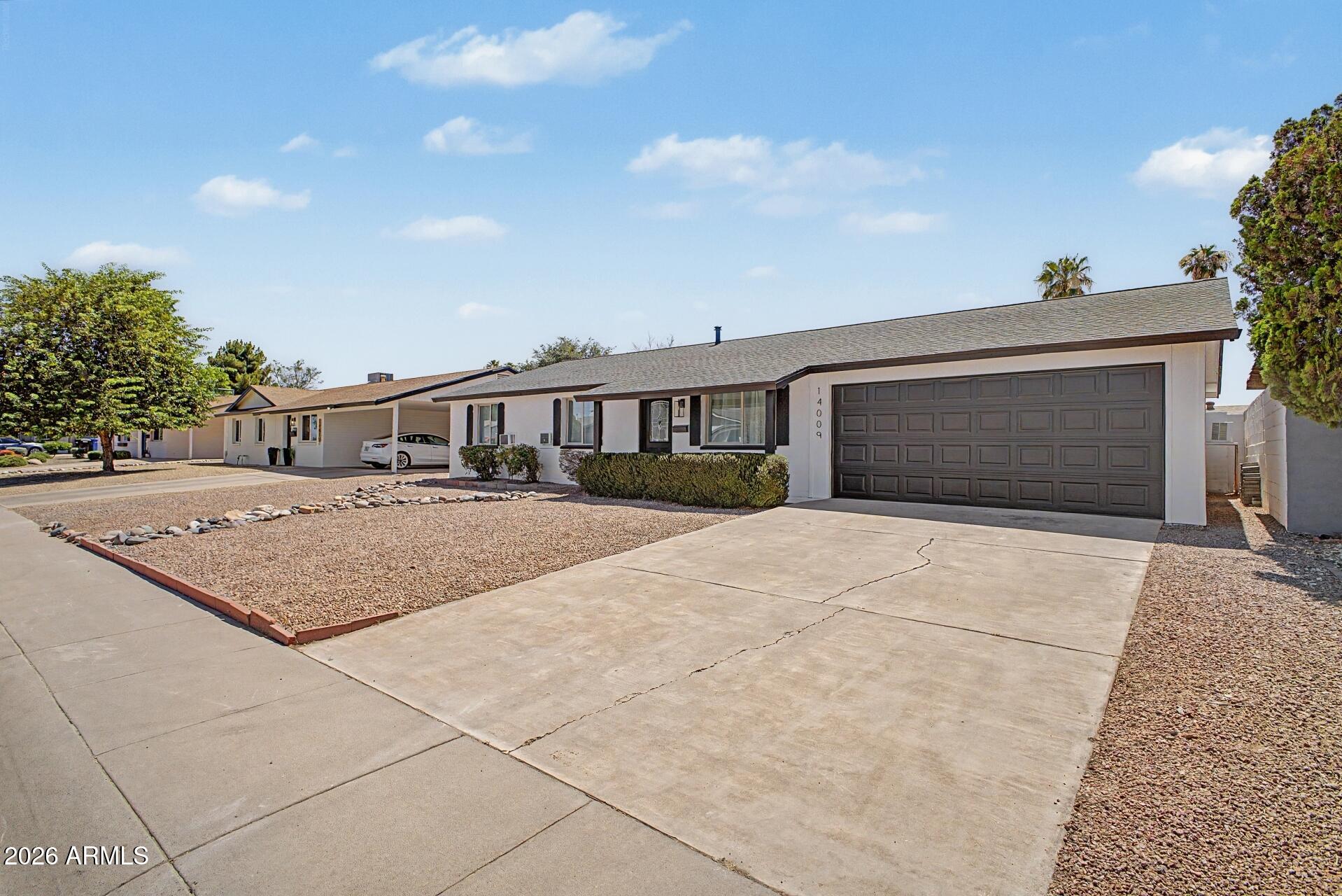 PARADISE VALLEY OASIS NO. 3 - Residential Lease
