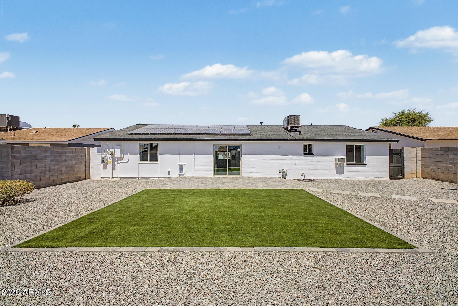 PARADISE VALLEY OASIS NO. 3 - Residential Lease