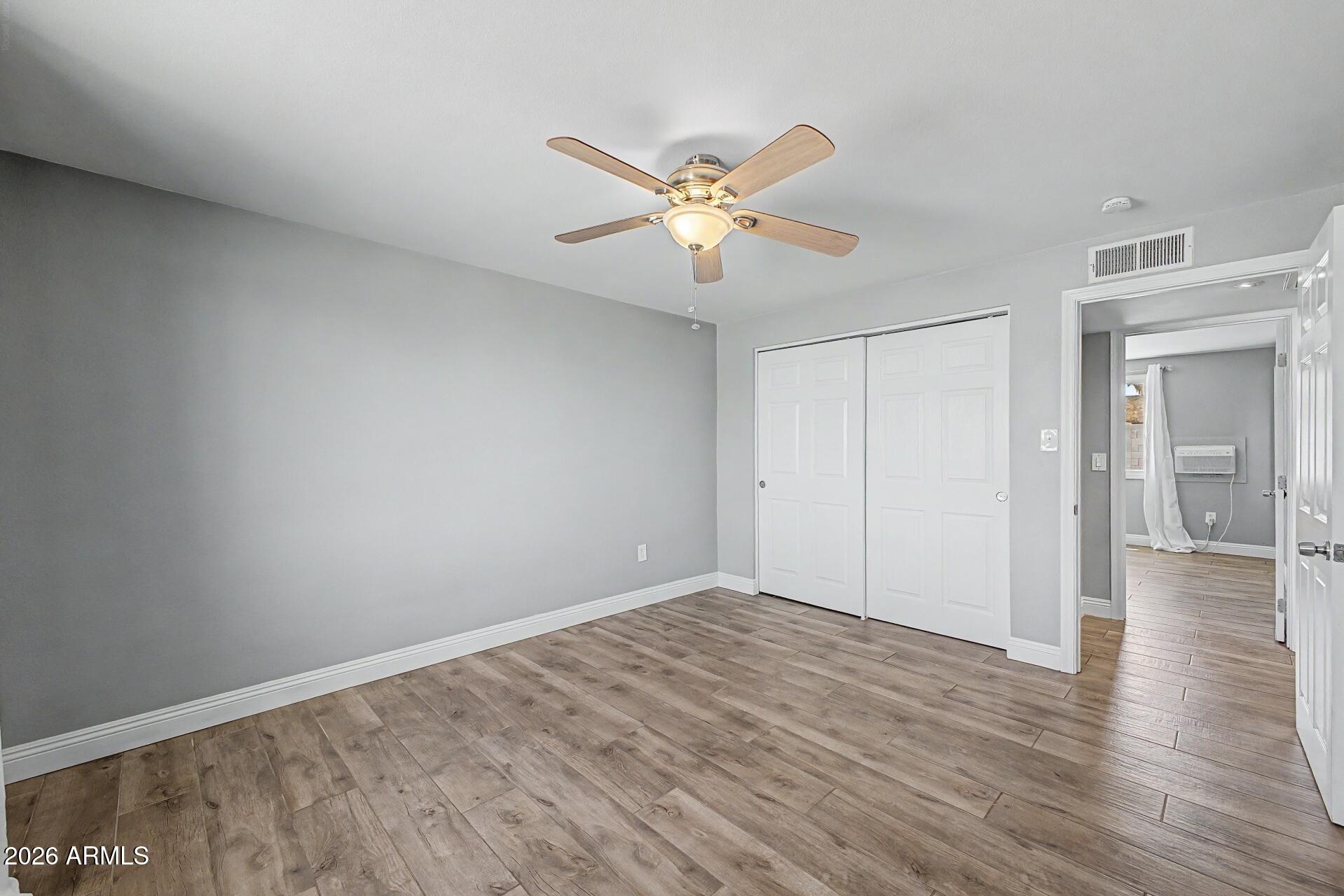 PARADISE VALLEY OASIS NO. 3 - Residential Lease
