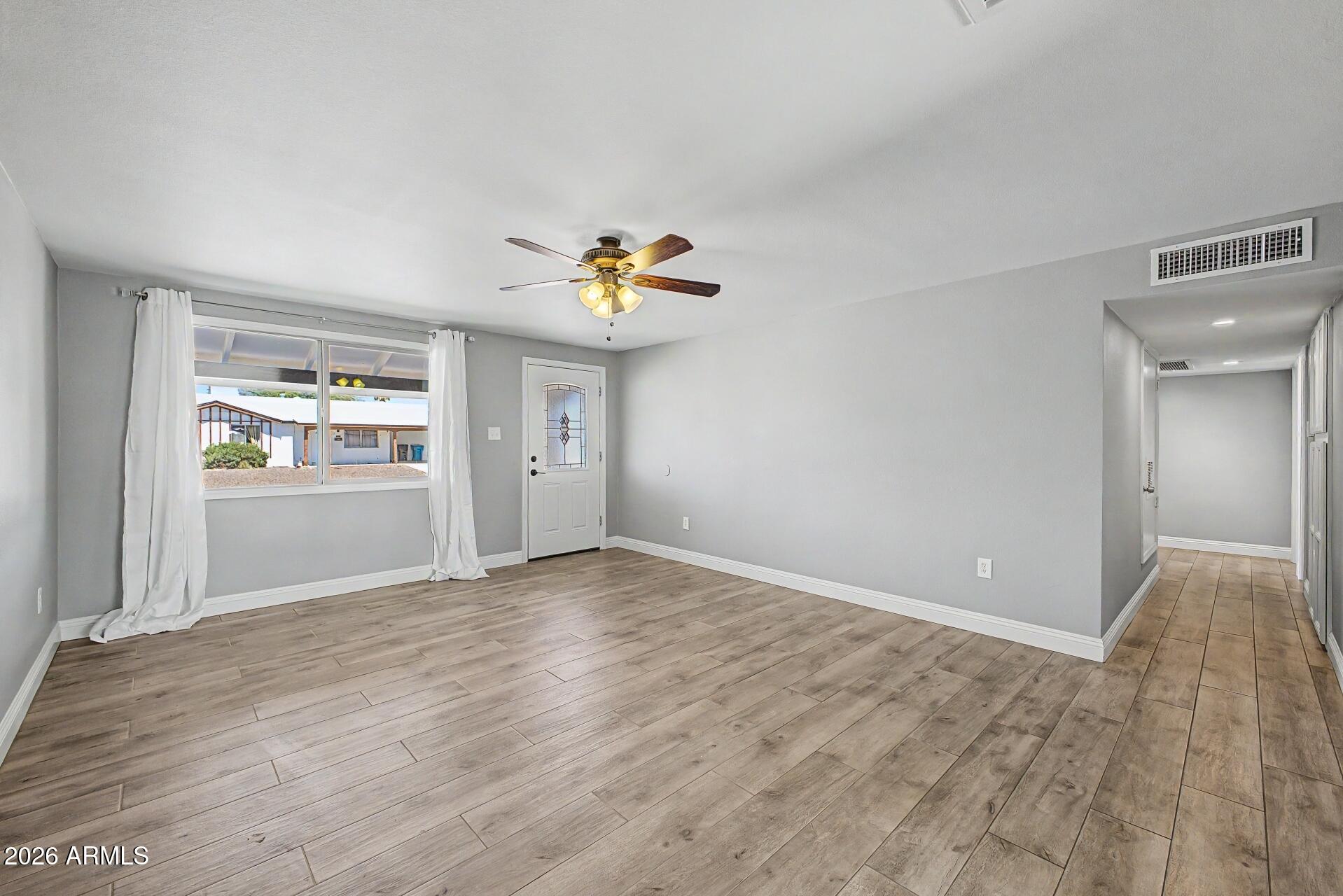 PARADISE VALLEY OASIS NO. 3 - Residential Lease