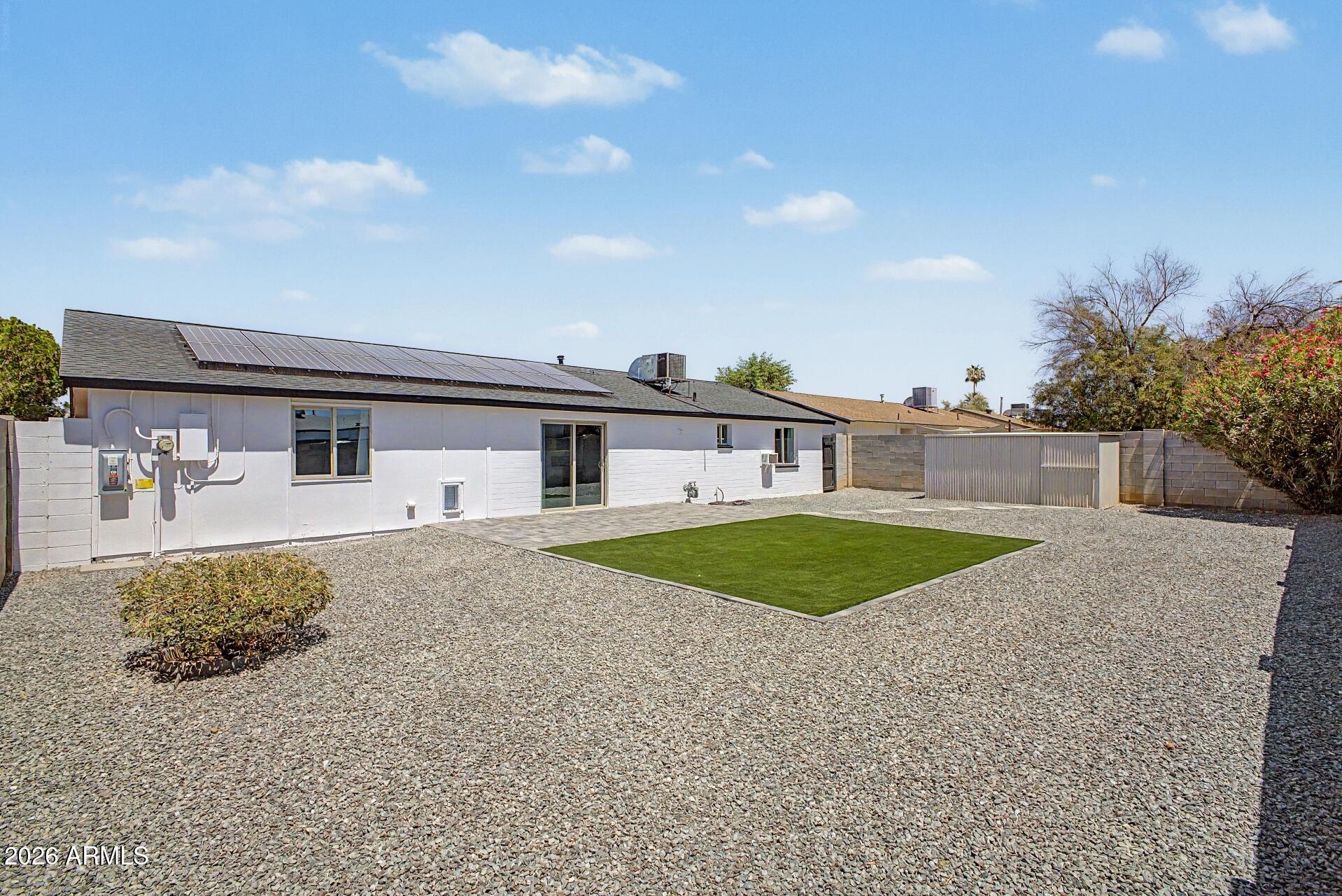 PARADISE VALLEY OASIS NO. 3 - Residential Lease