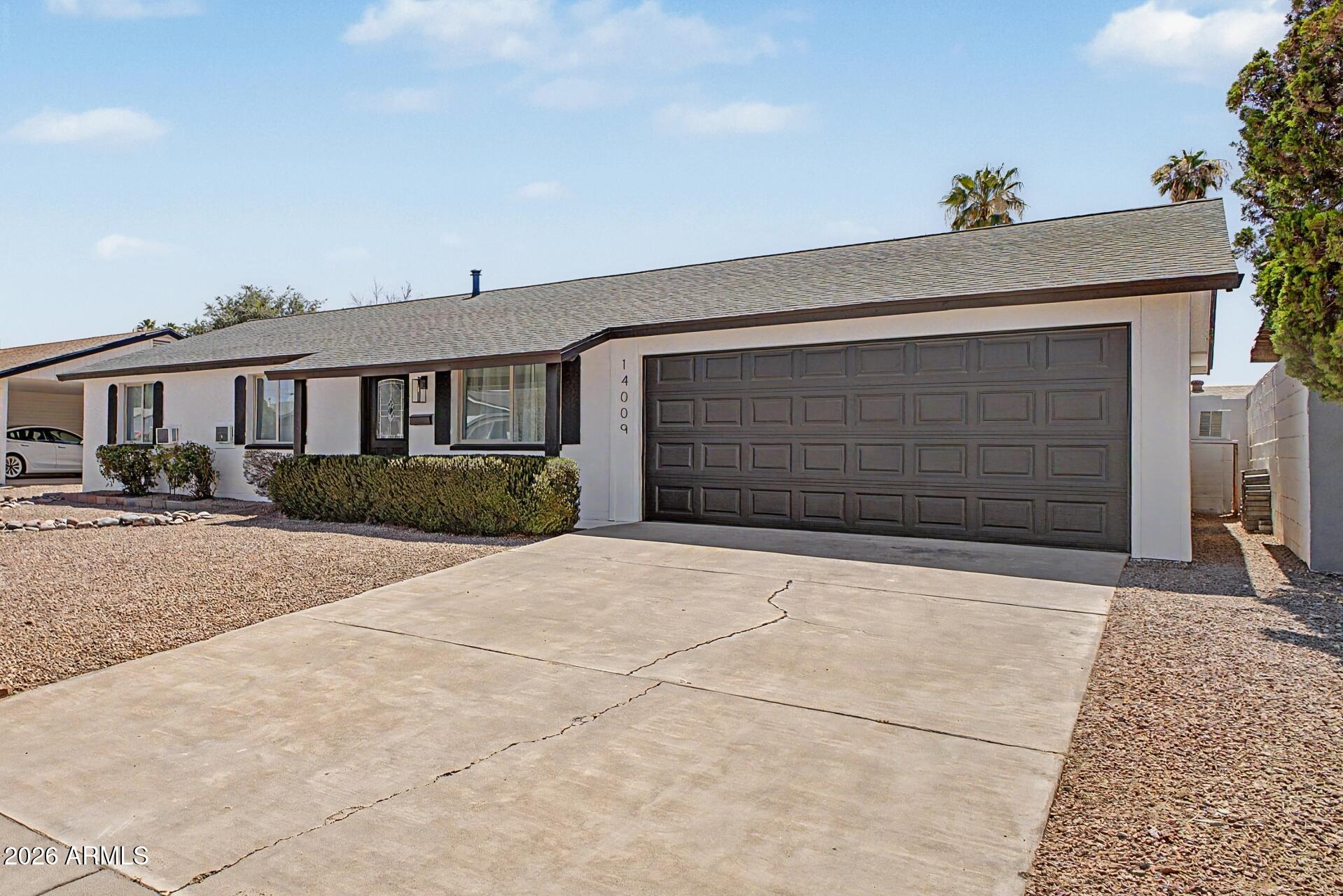 PARADISE VALLEY OASIS NO. 3 - Residential Lease