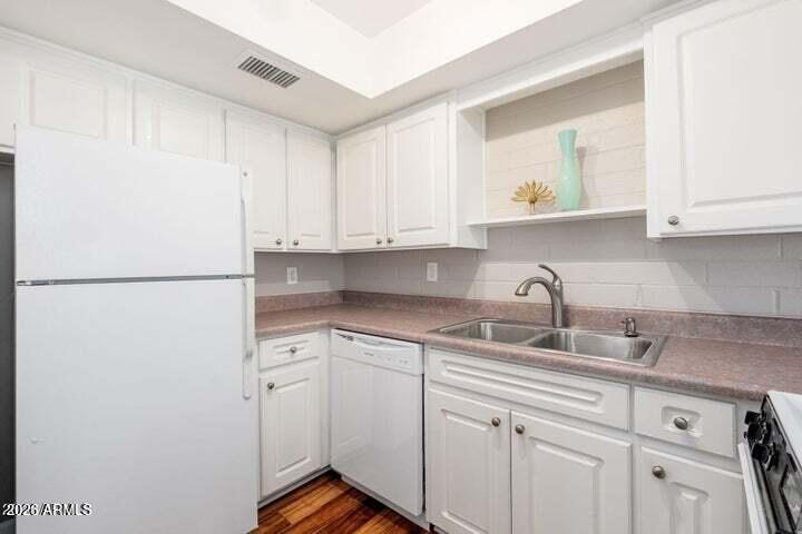 Tres Olivos - Residential Lease