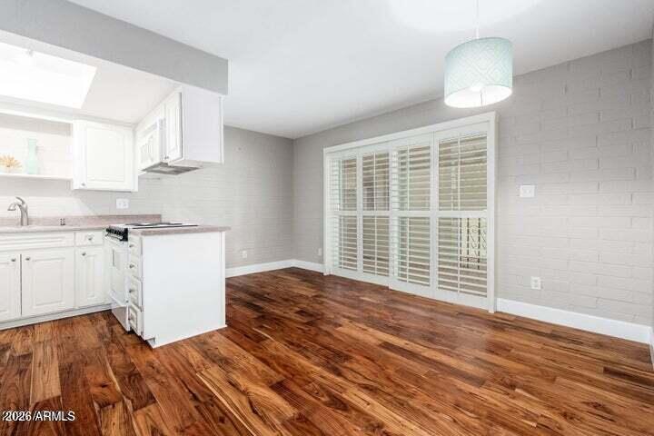 Tres Olivos - Residential Lease