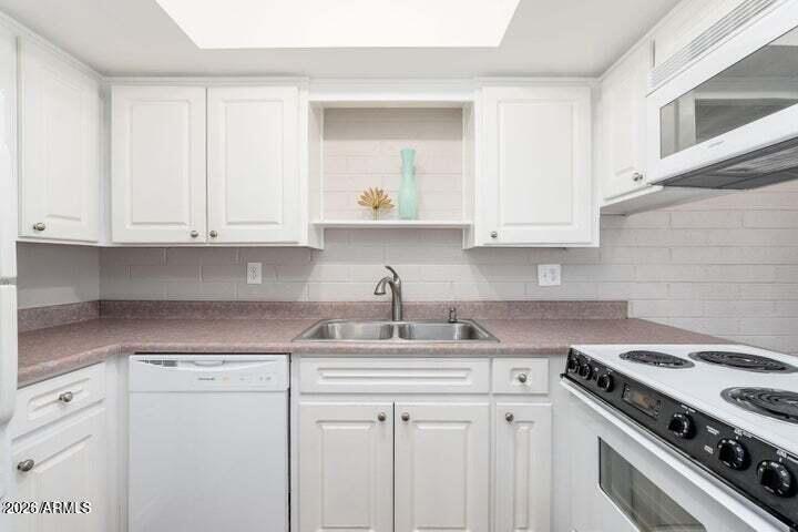 Tres Olivos - Residential Lease
