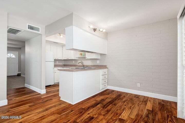 Tres Olivos - Residential Lease