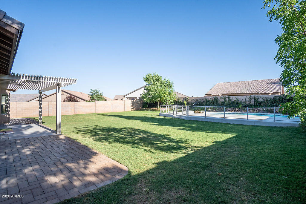 ESTATES/HOLIDAY - Residential