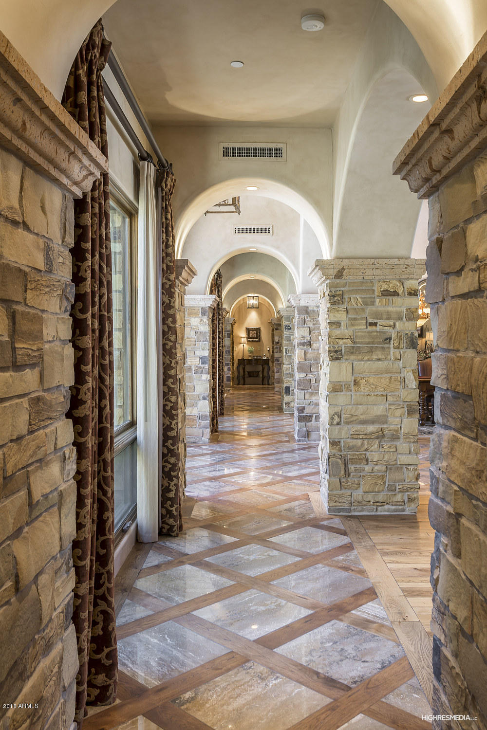 PARADISE VALLEY CUSTOM - Residential