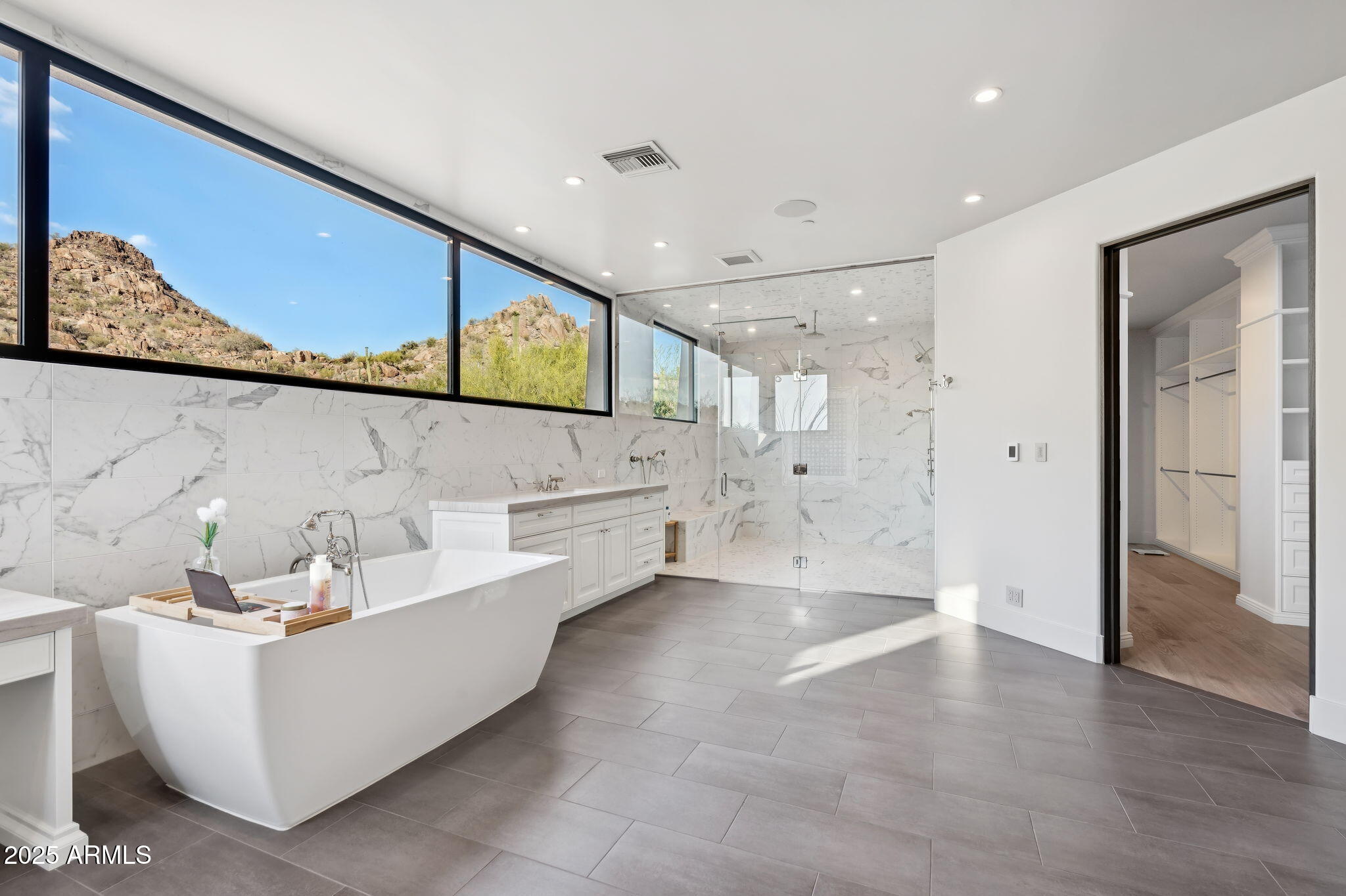 DESERT HIGHLANDS AREA A LOT 40-71 TR A PVT ST - Residential