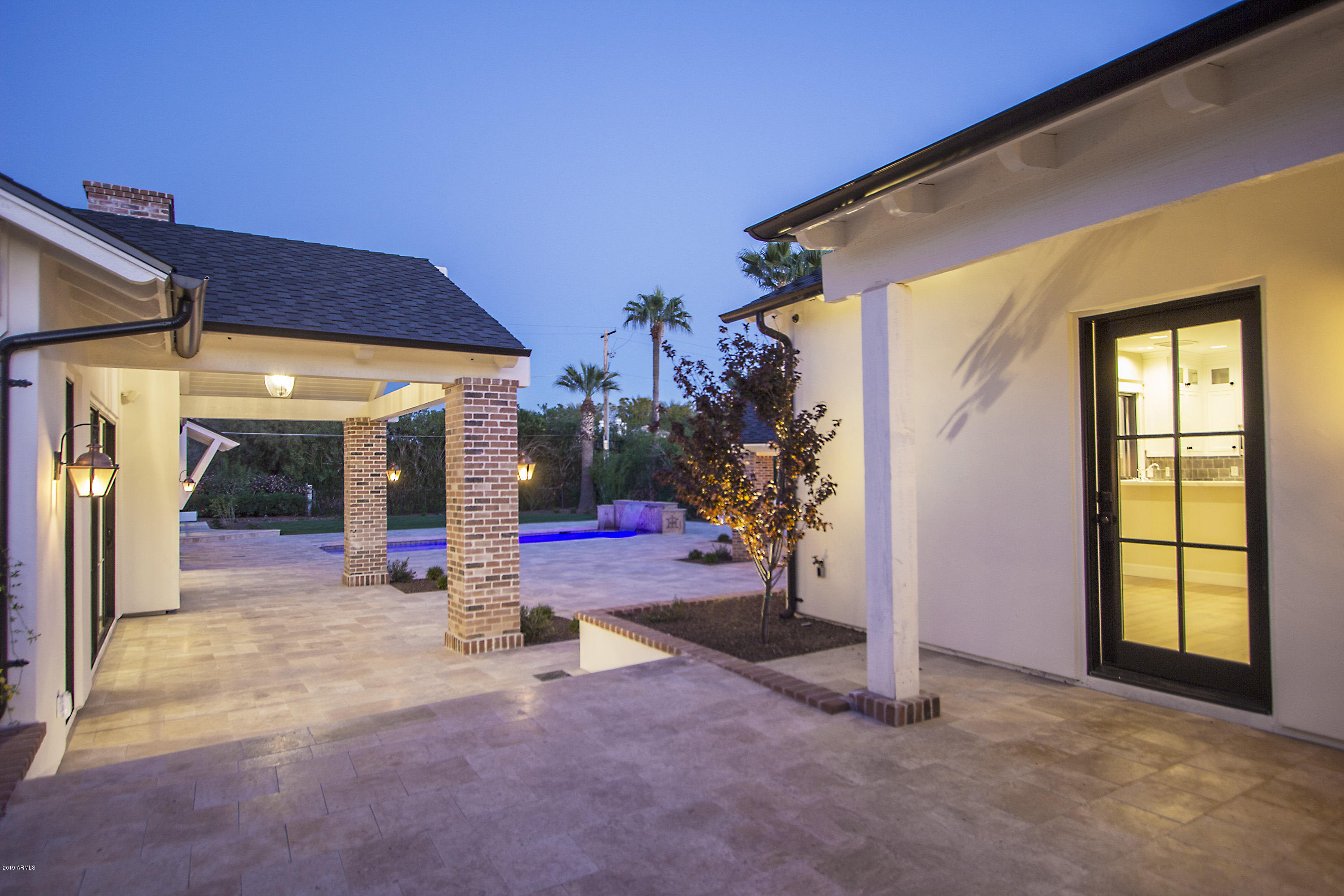 LOS VECINOS - Residential
