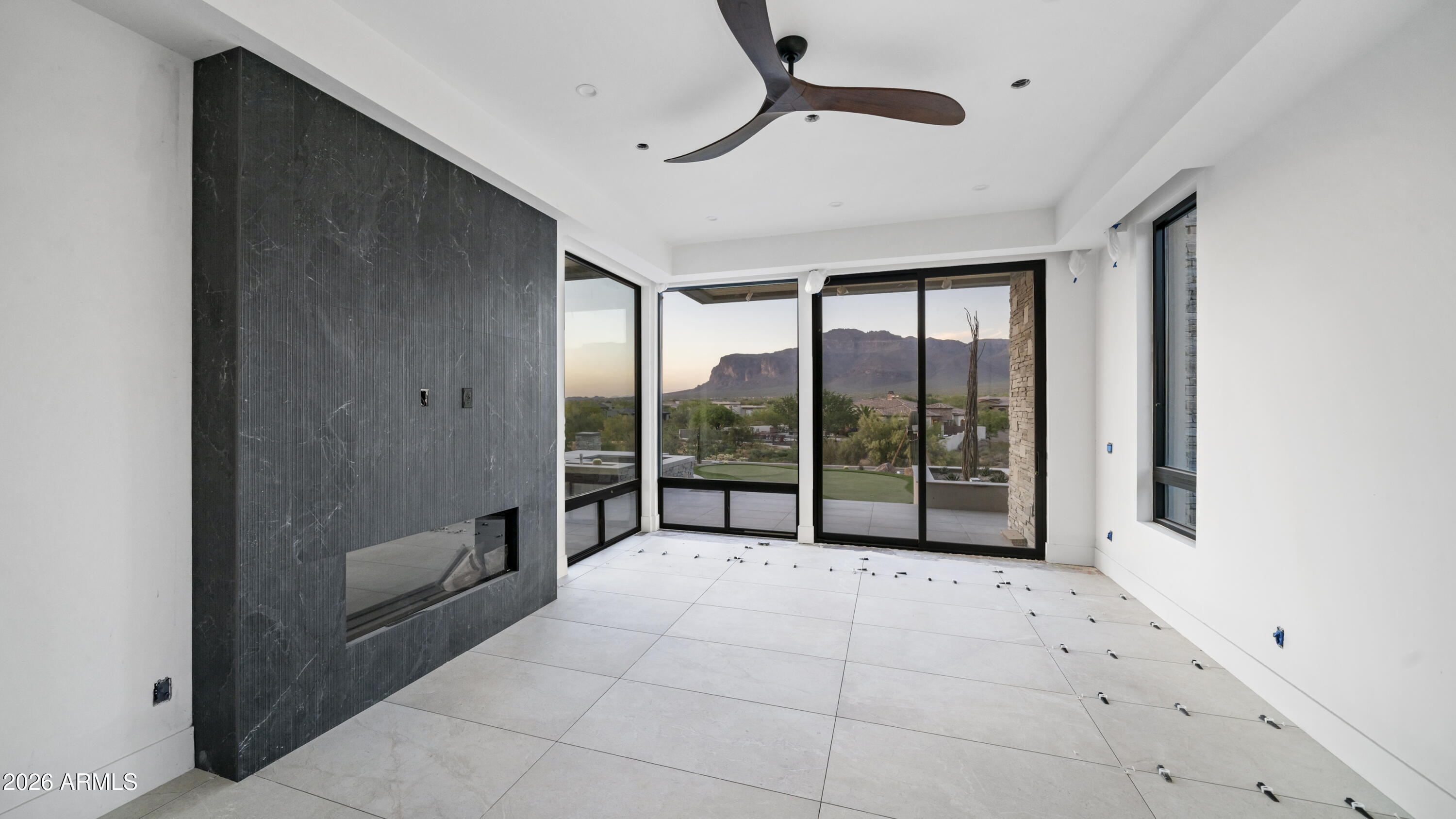 EL MIRADOR AT SUPERSTITION MOUNTAIN - Residential