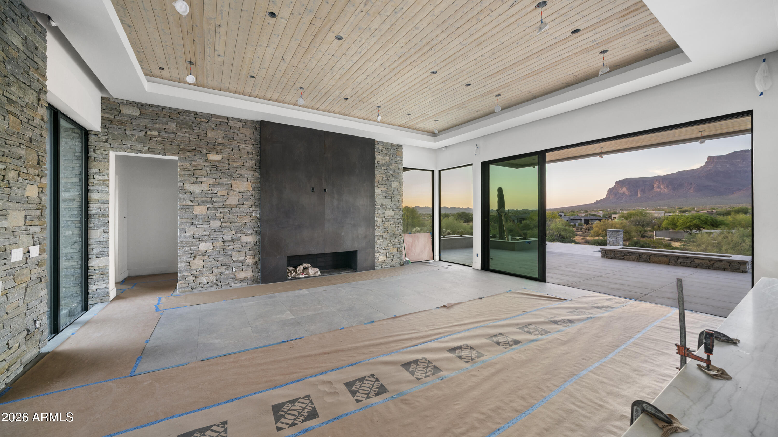 EL MIRADOR AT SUPERSTITION MOUNTAIN - Residential