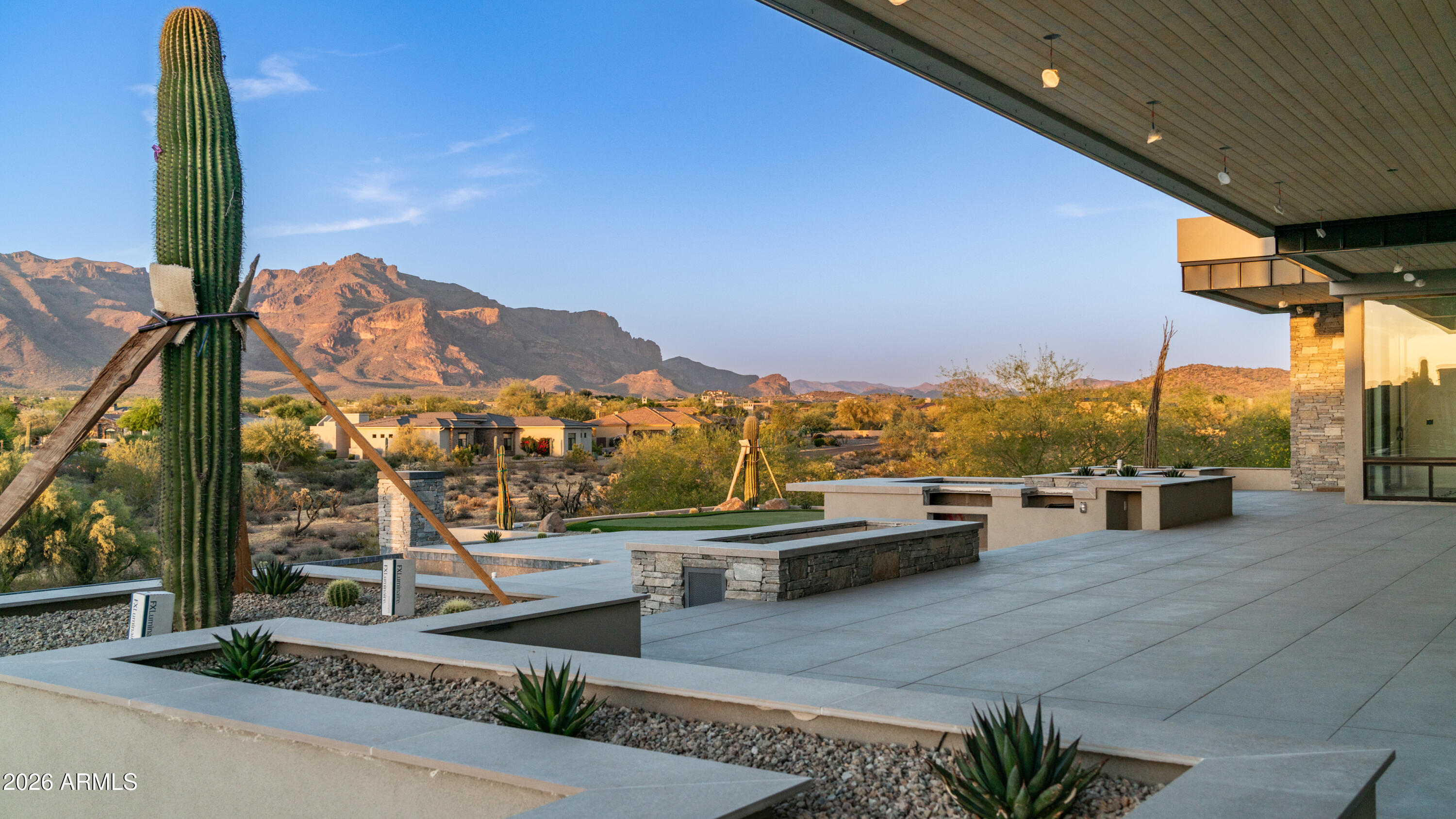 EL MIRADOR AT SUPERSTITION MOUNTAIN - Residential