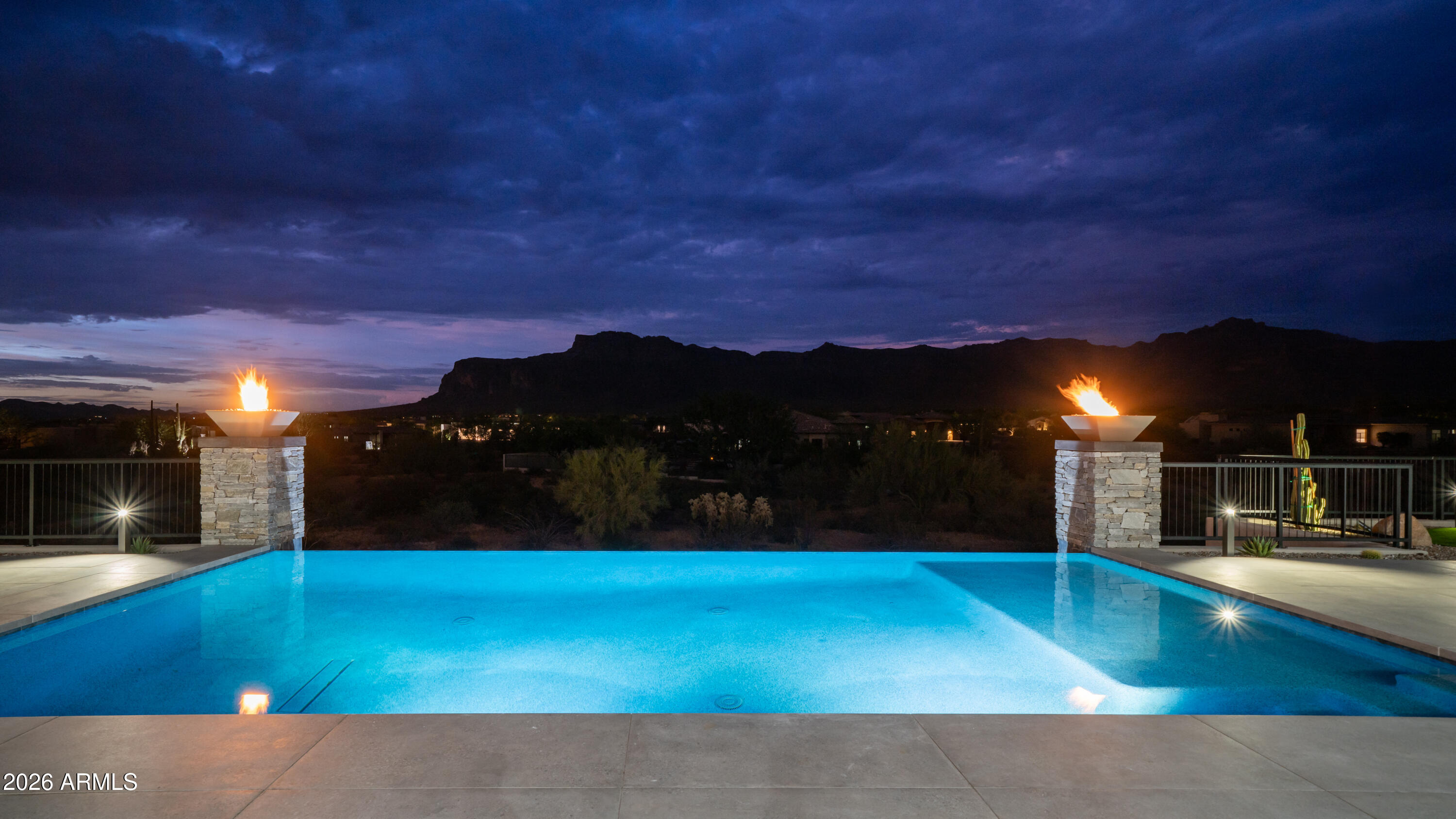 EL MIRADOR AT SUPERSTITION MOUNTAIN - Residential