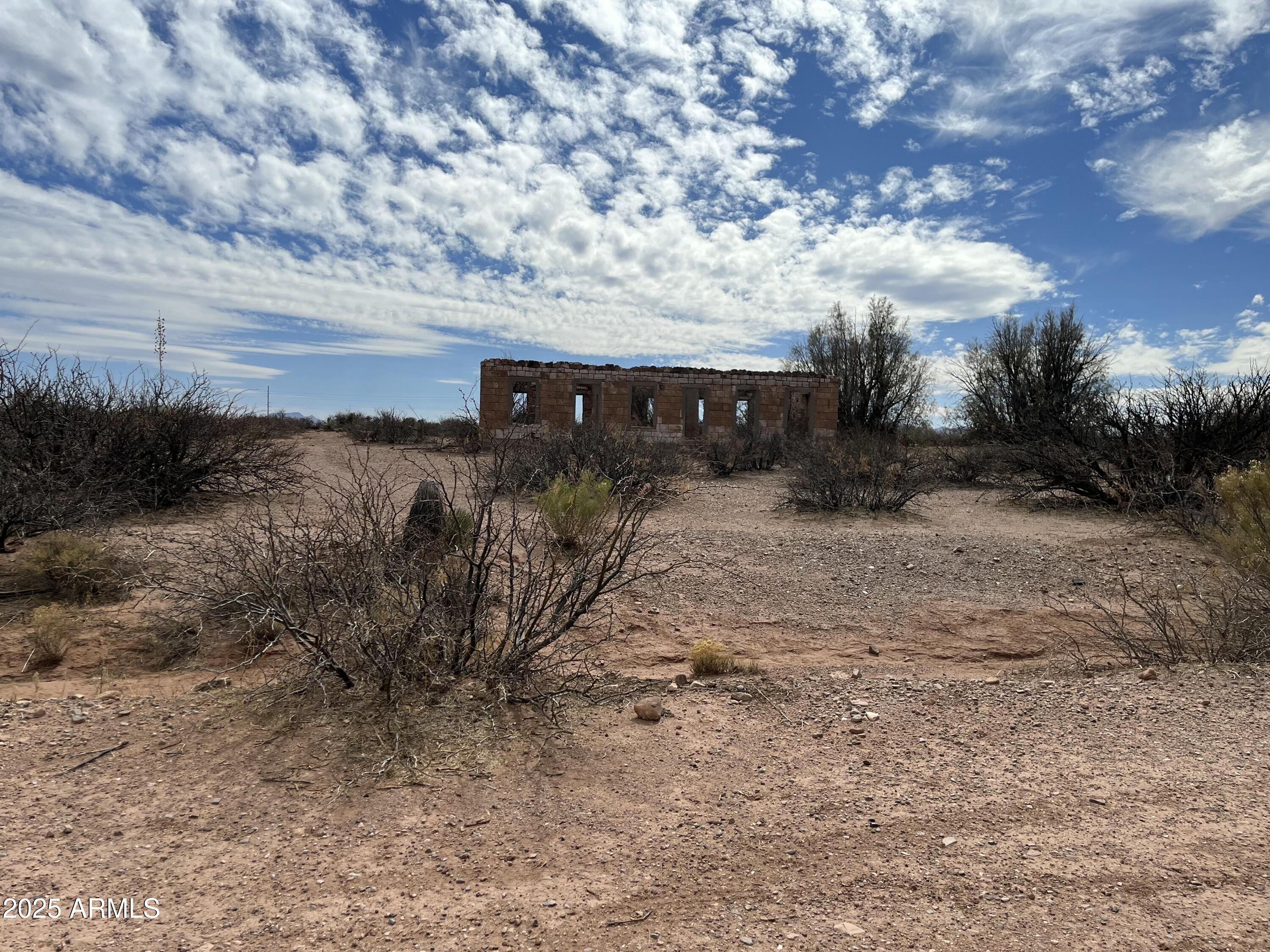 Nice Large Parcel of land for New Manufactured or Site-Built.  Douglas City Water available to this property.