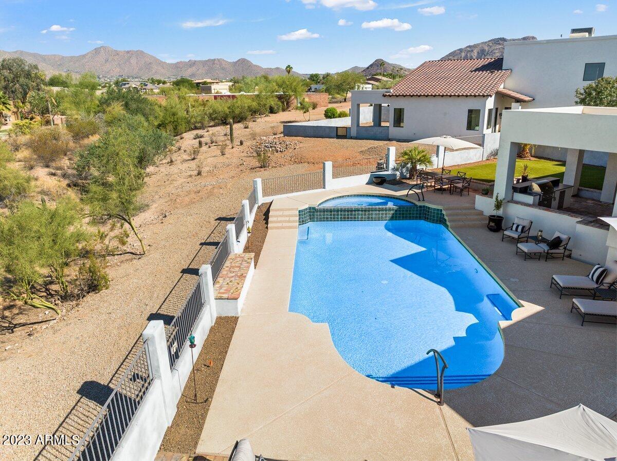 PARADISE HEIGHTS - Residential