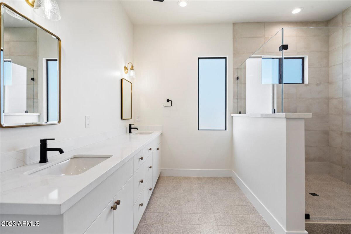 PARADISE HEIGHTS - Residential