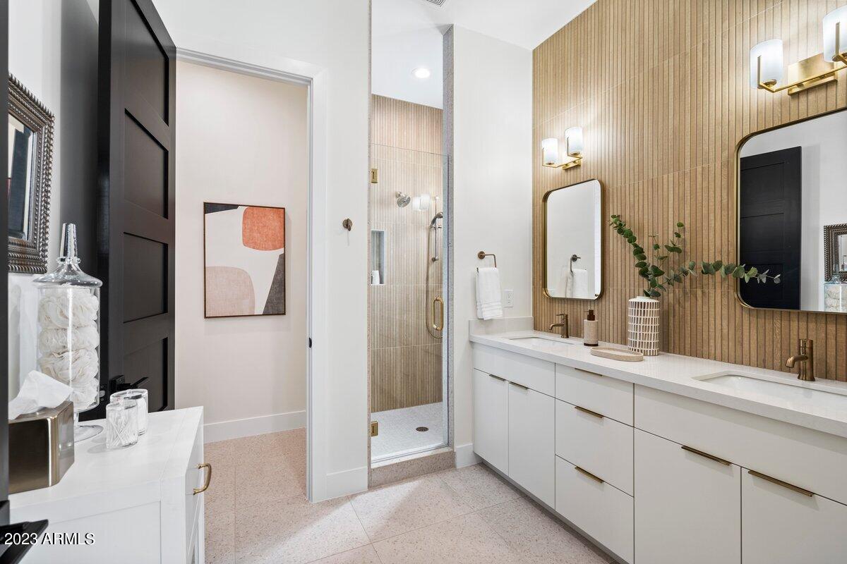 PARADISE HEIGHTS - Residential