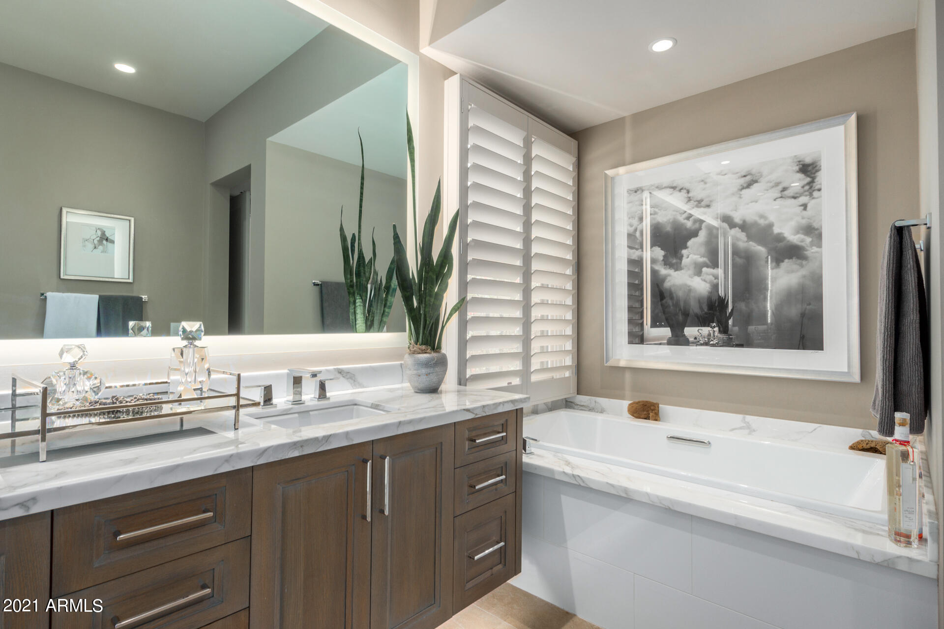 VILLAS AT MOUNTAIN SHADOWS 2 AMD - Residential