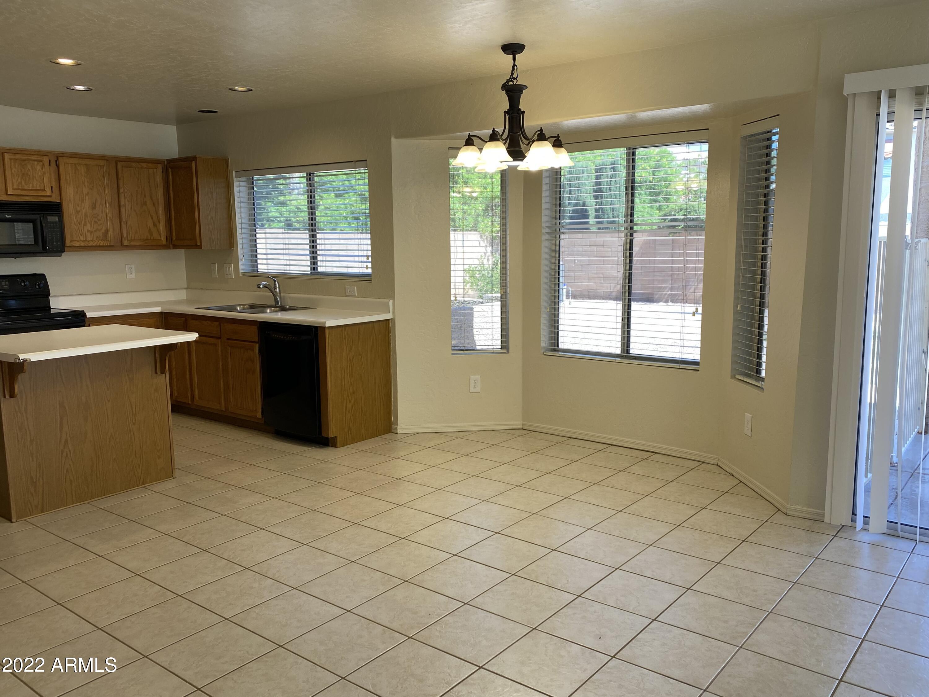 EL DORADO LAKES GOLF COMMUNITY TRACT E - Residential Lease