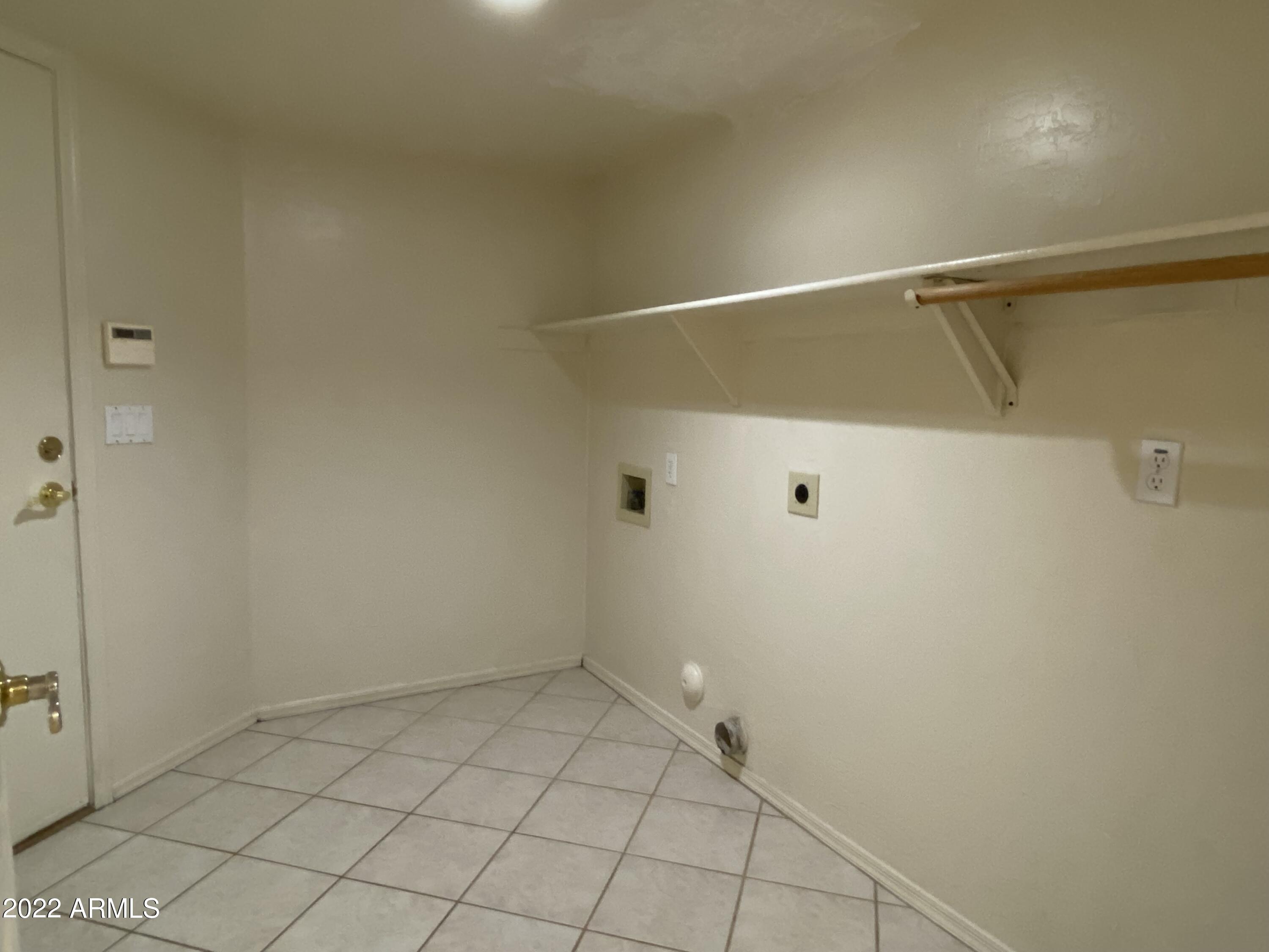 EL DORADO LAKES GOLF COMMUNITY TRACT E - Residential Lease