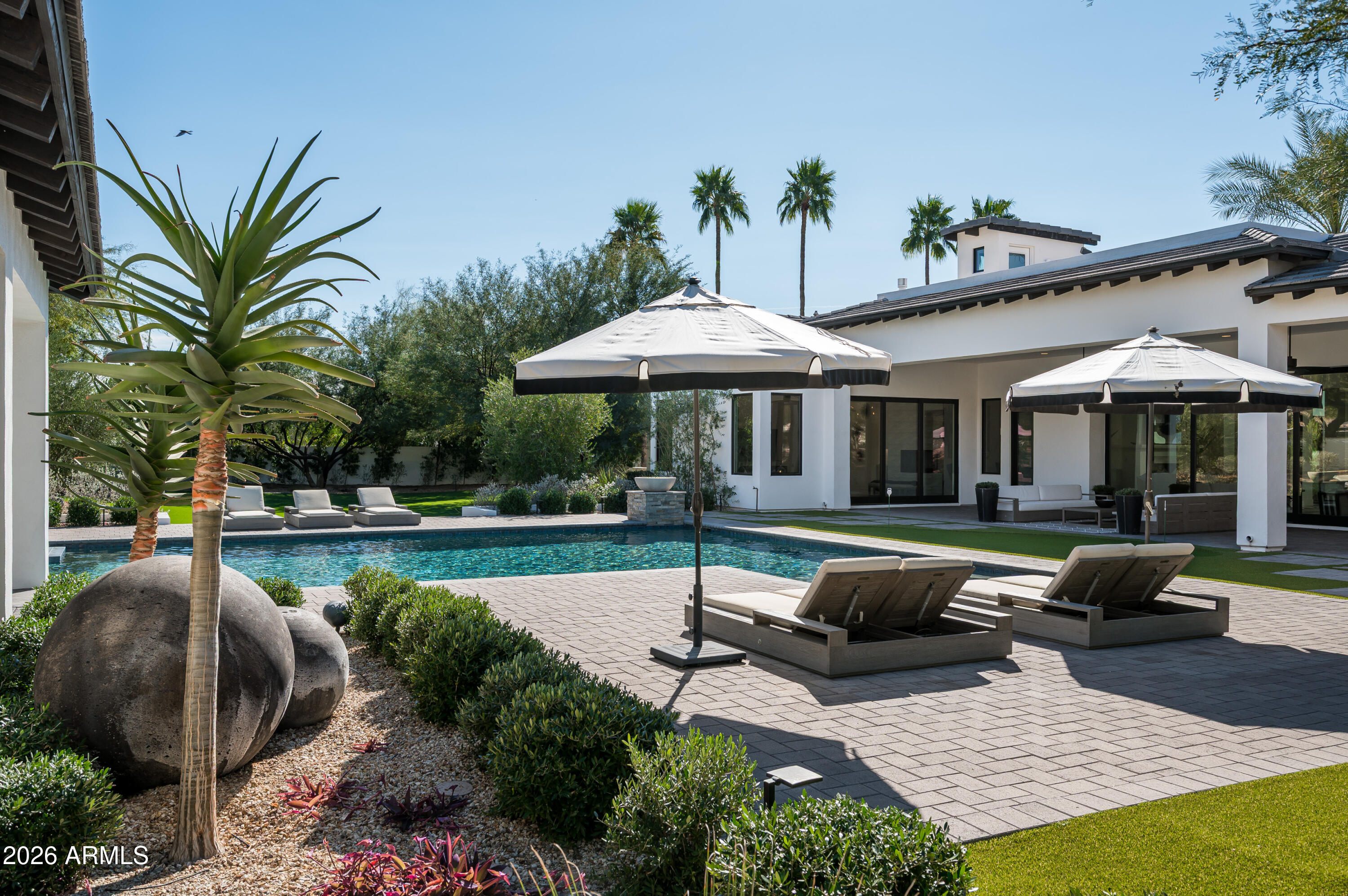 LA COLINA - Residential