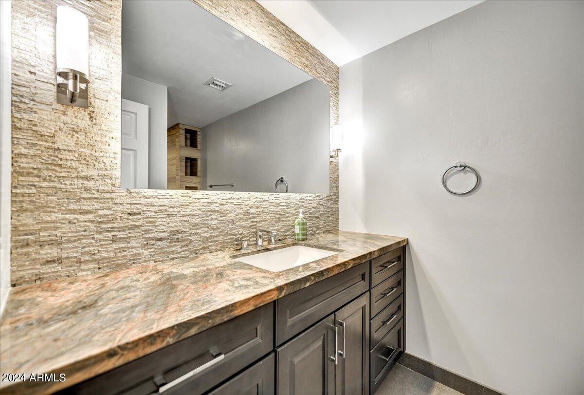 CAMELBACK COUNTRY ESTATES UNIT 5 - Residential